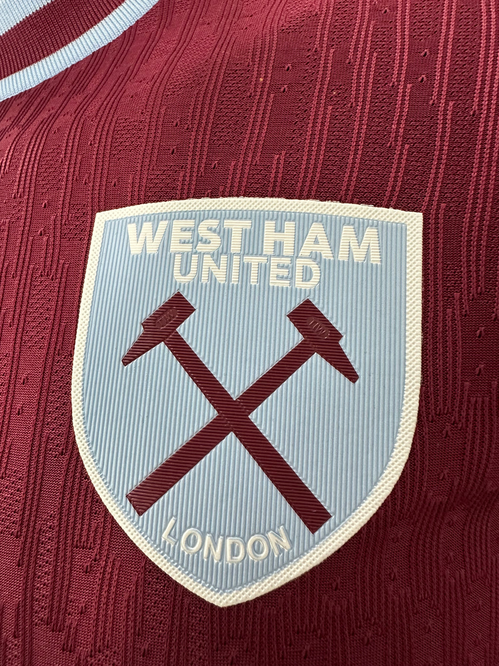 Camiseta West Ham, Local 24-25