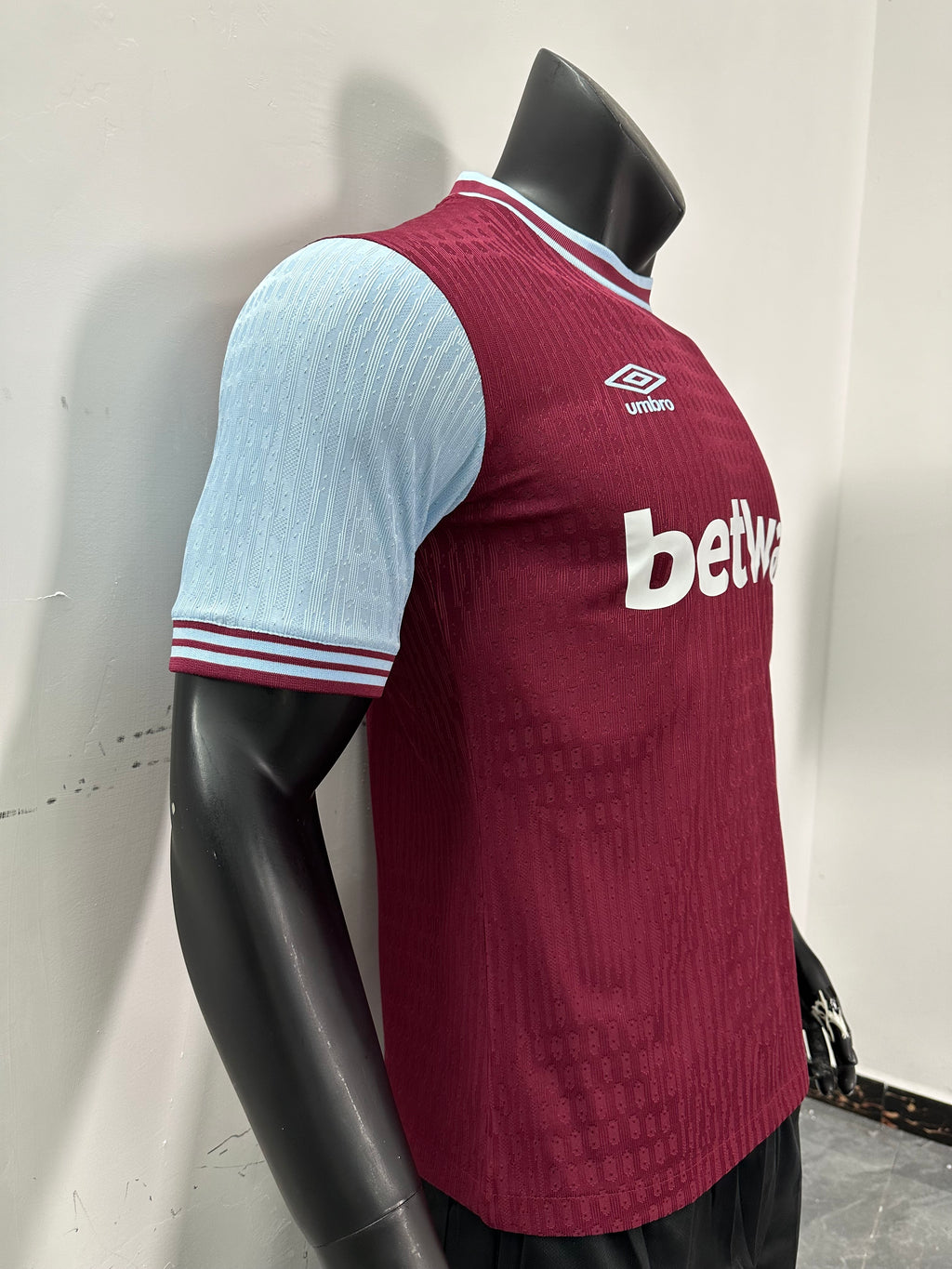 Camiseta West Ham, Local 24-25