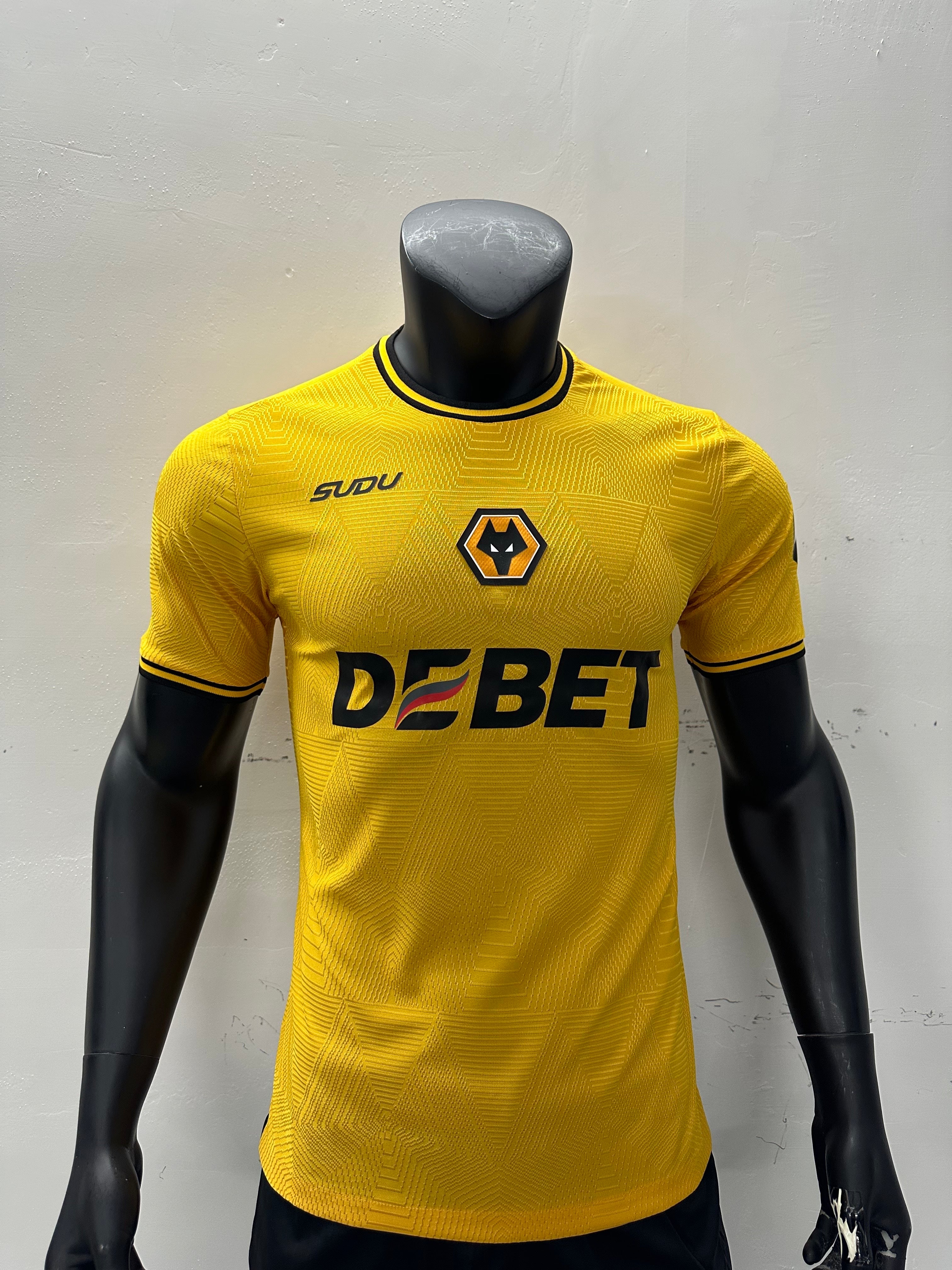 Camiseta Wolves, Local 24-25