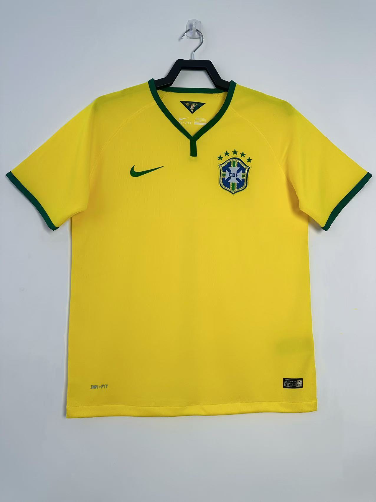 Camiseta Brasil, Local 2014
