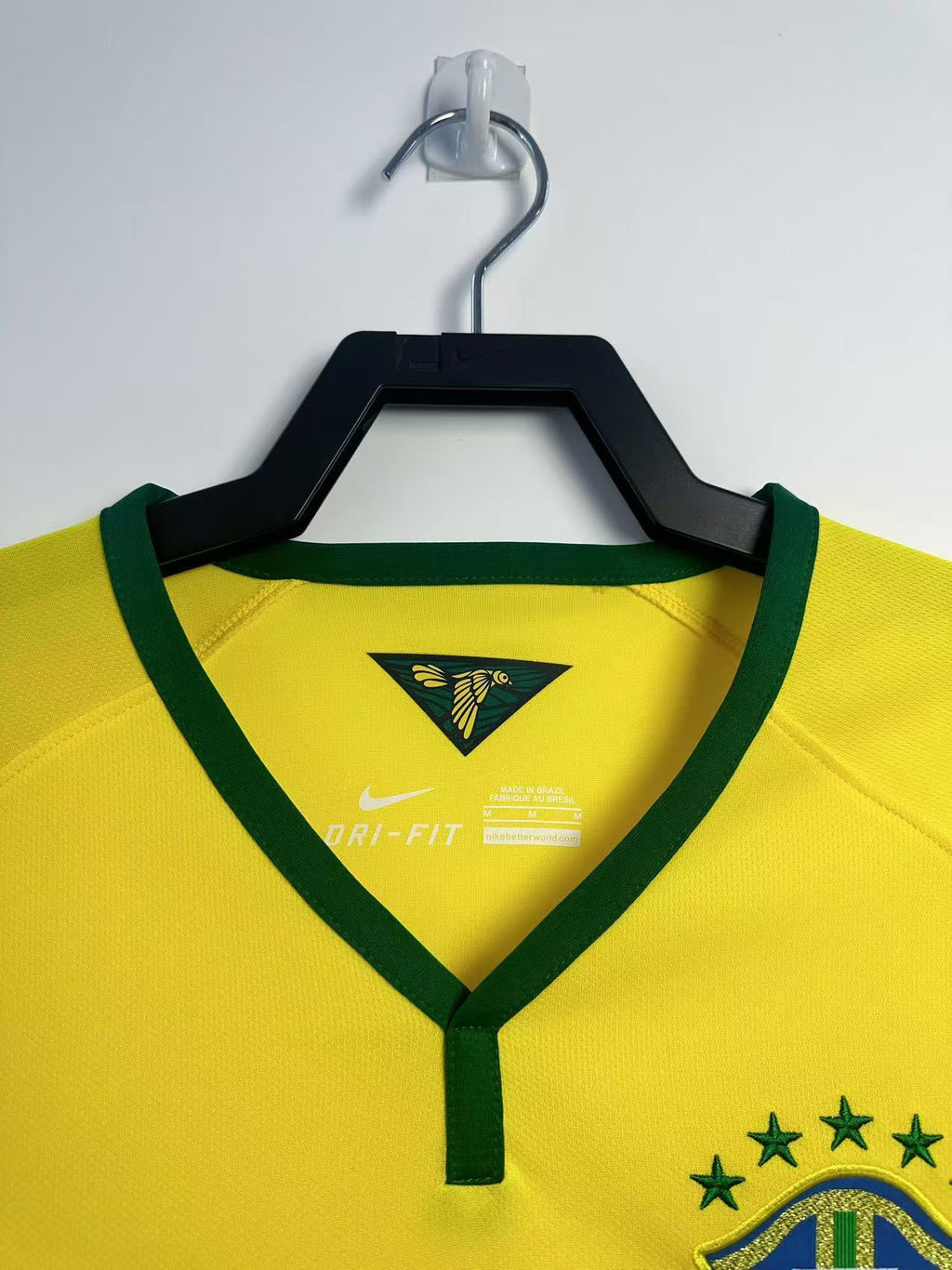 Camiseta Brasil, Local 2014