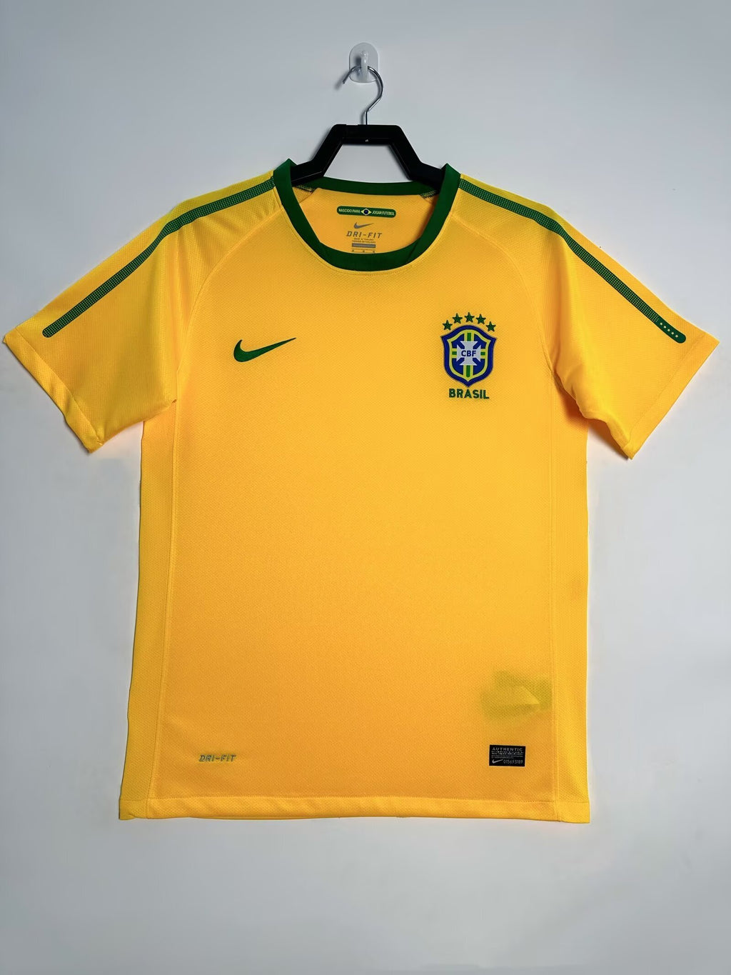 Camiseta Brasil, Local 2010