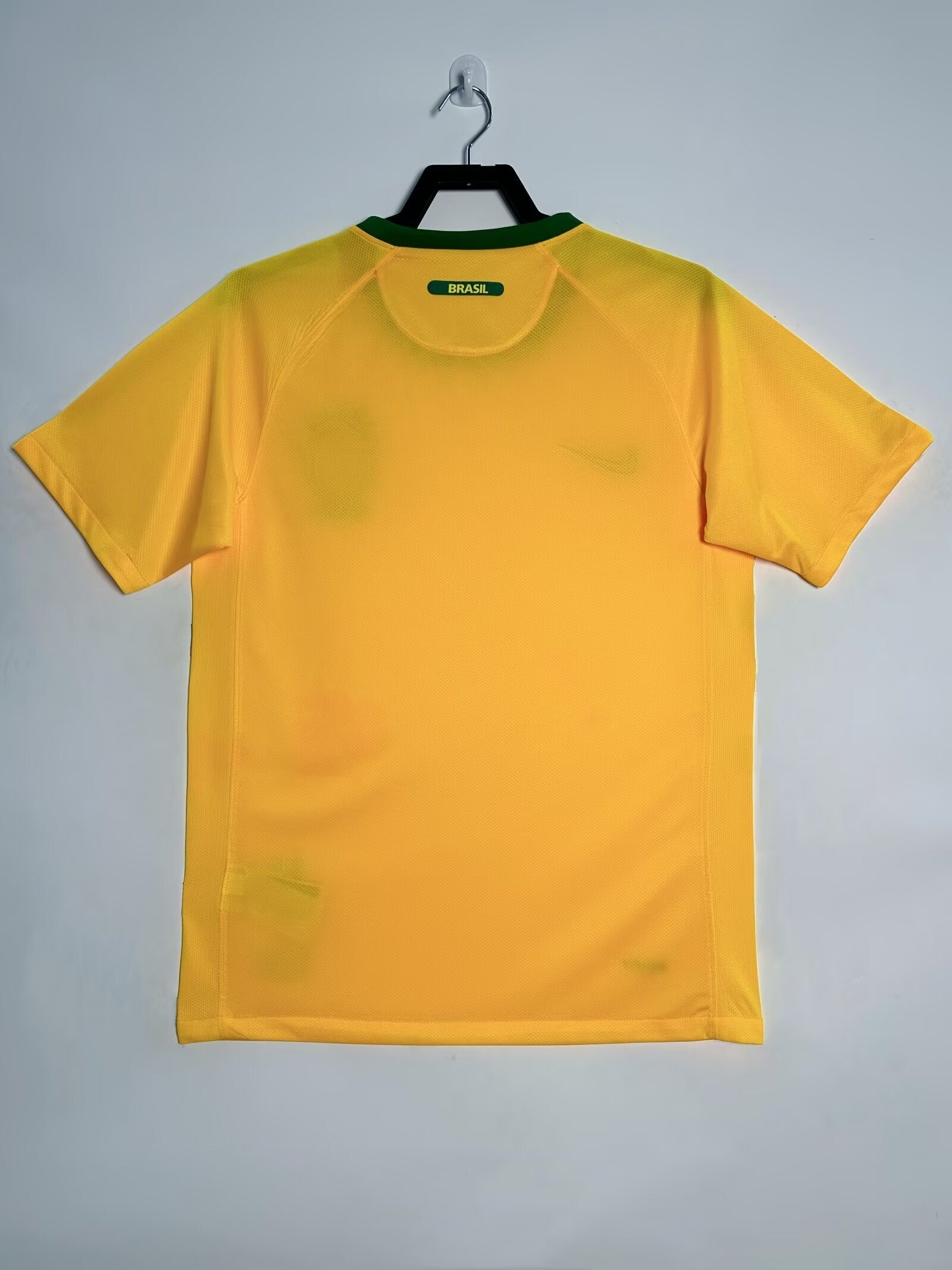Camiseta Brasil, Local 2010