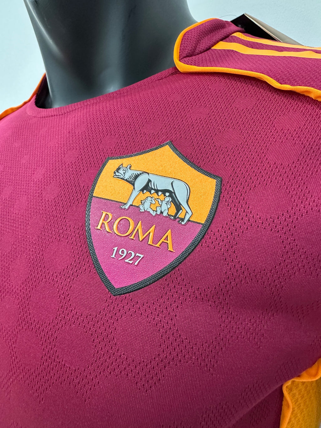 Camiseta AS Roma, Local 25-26
