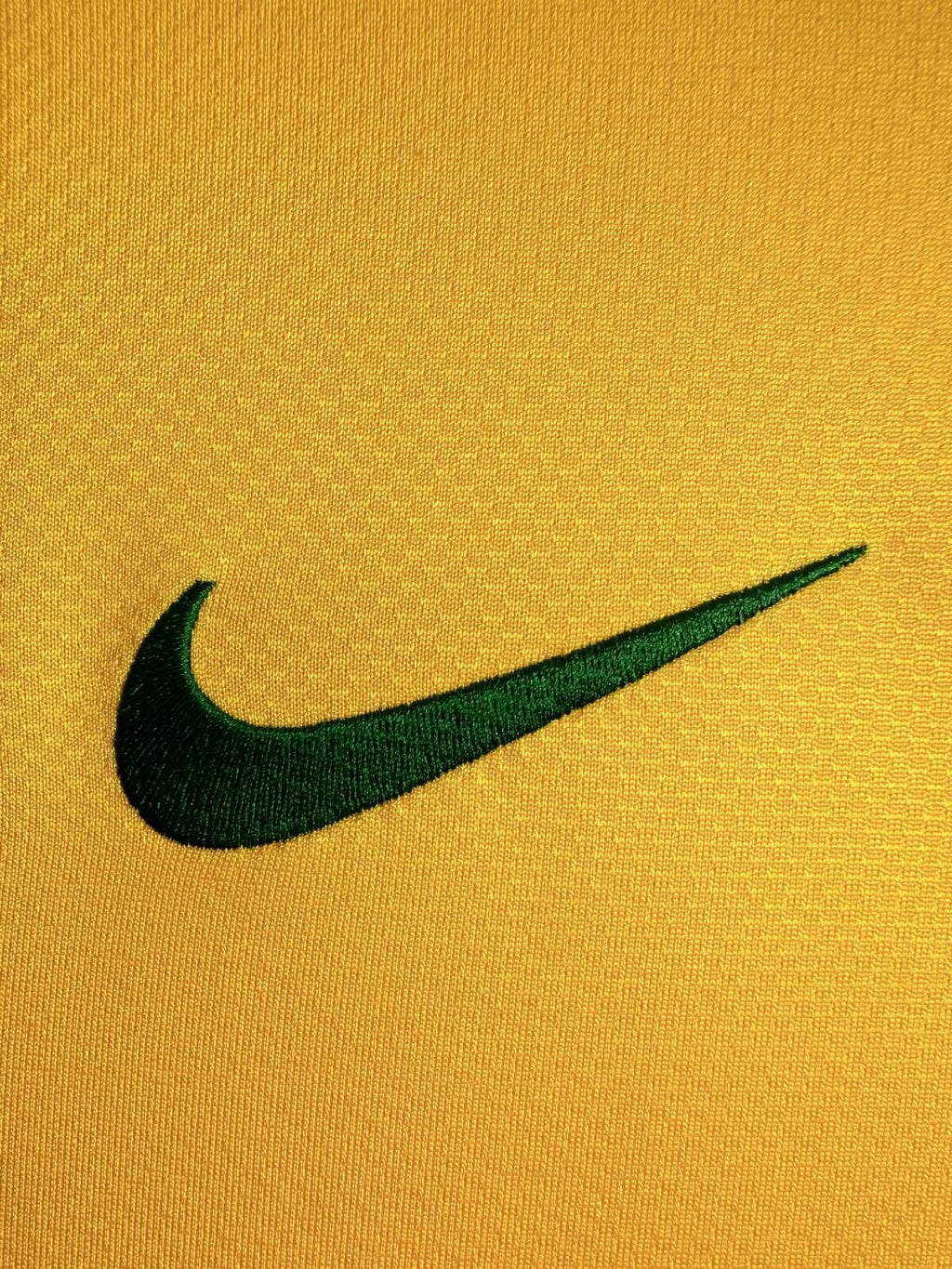 Camiseta Brasil, Local 2010