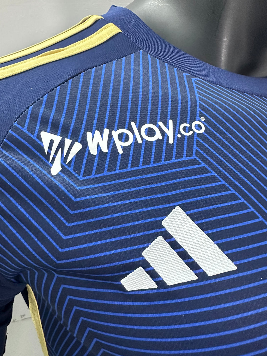 Camiseta Millonarios, Local 24-25