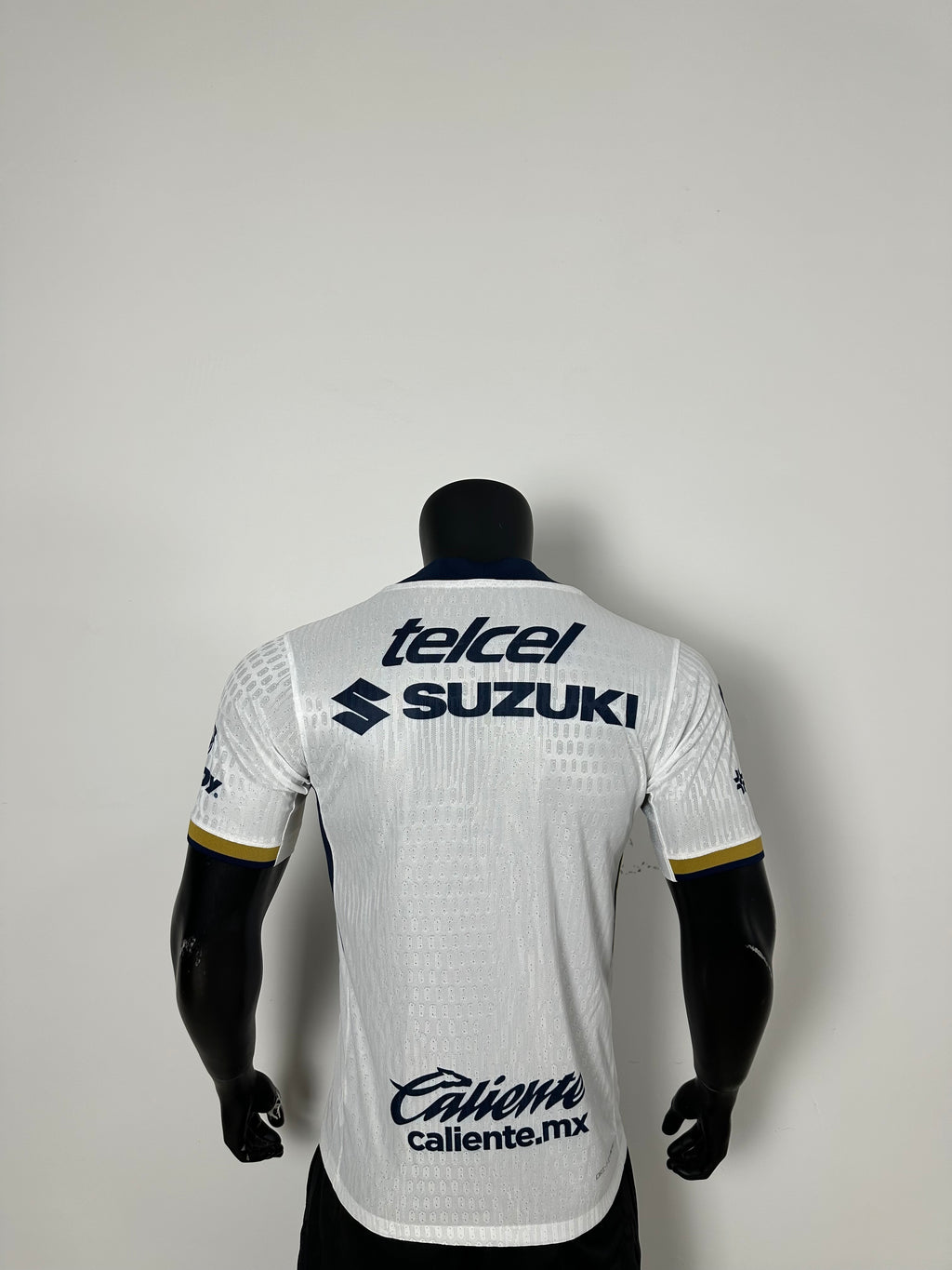 Camiseta Club Pumas, Local 25-26
