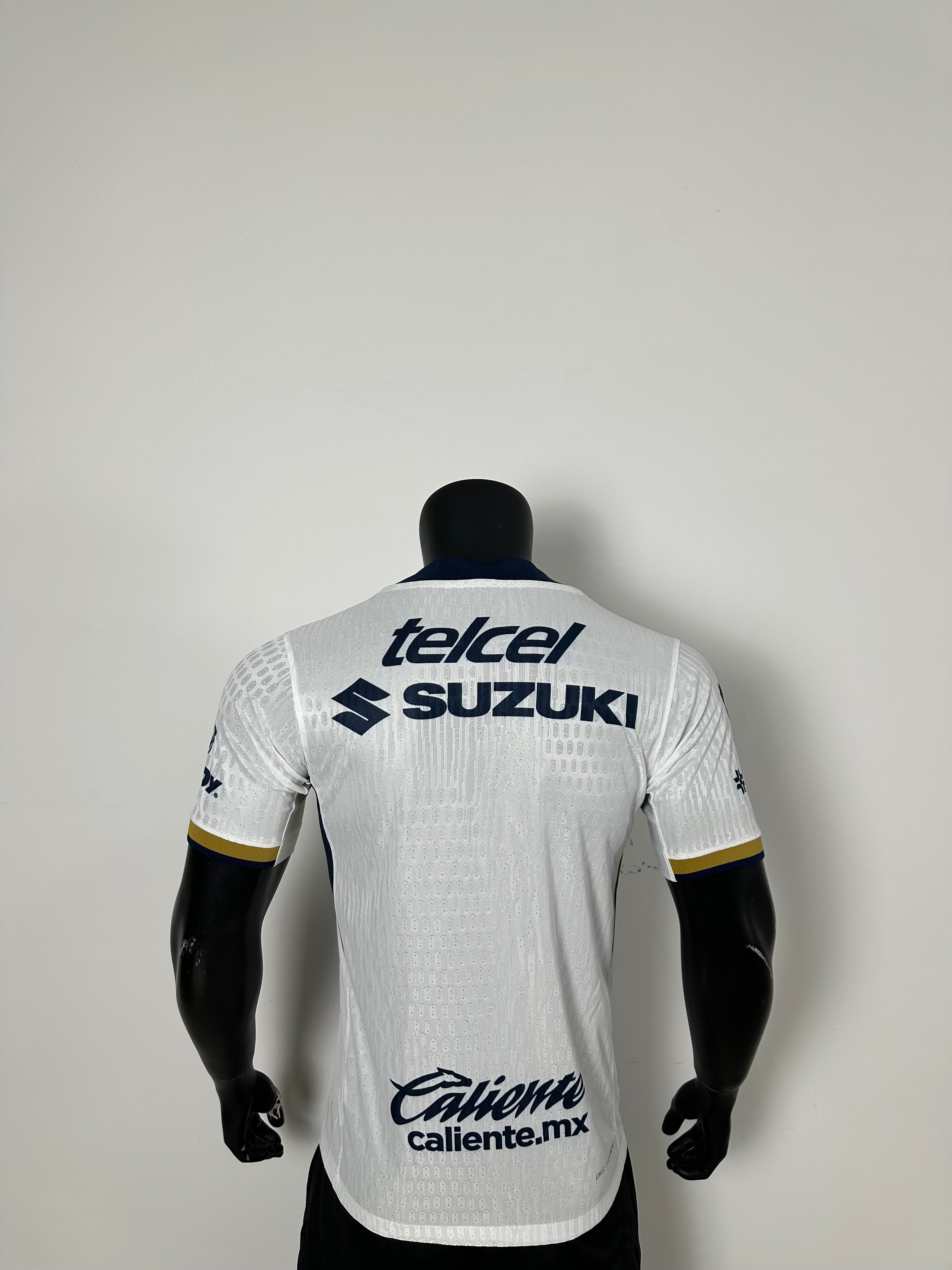 Camiseta Club Pumas, Local 25-26
