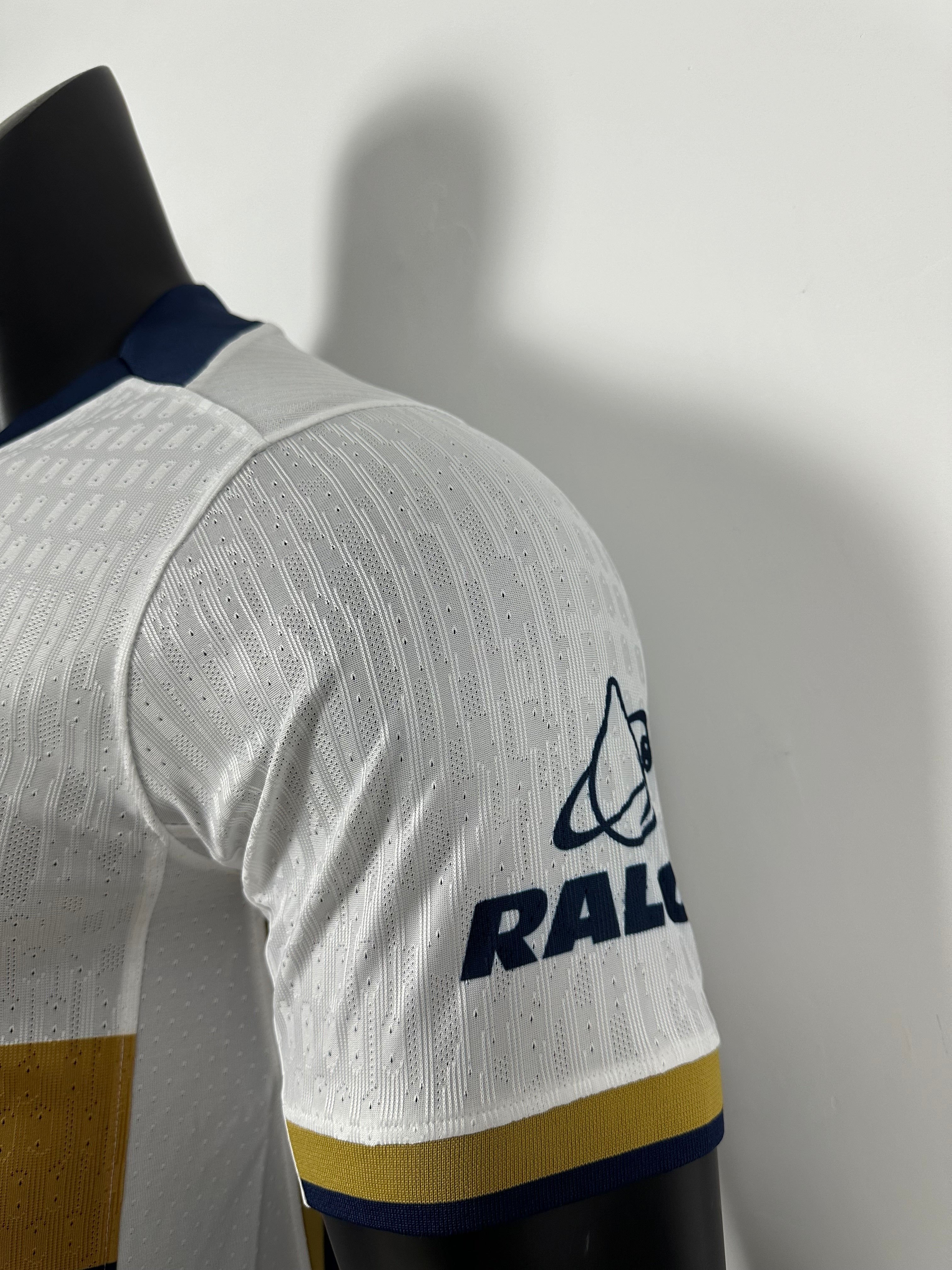 Camiseta Club Pumas, Local 25-26
