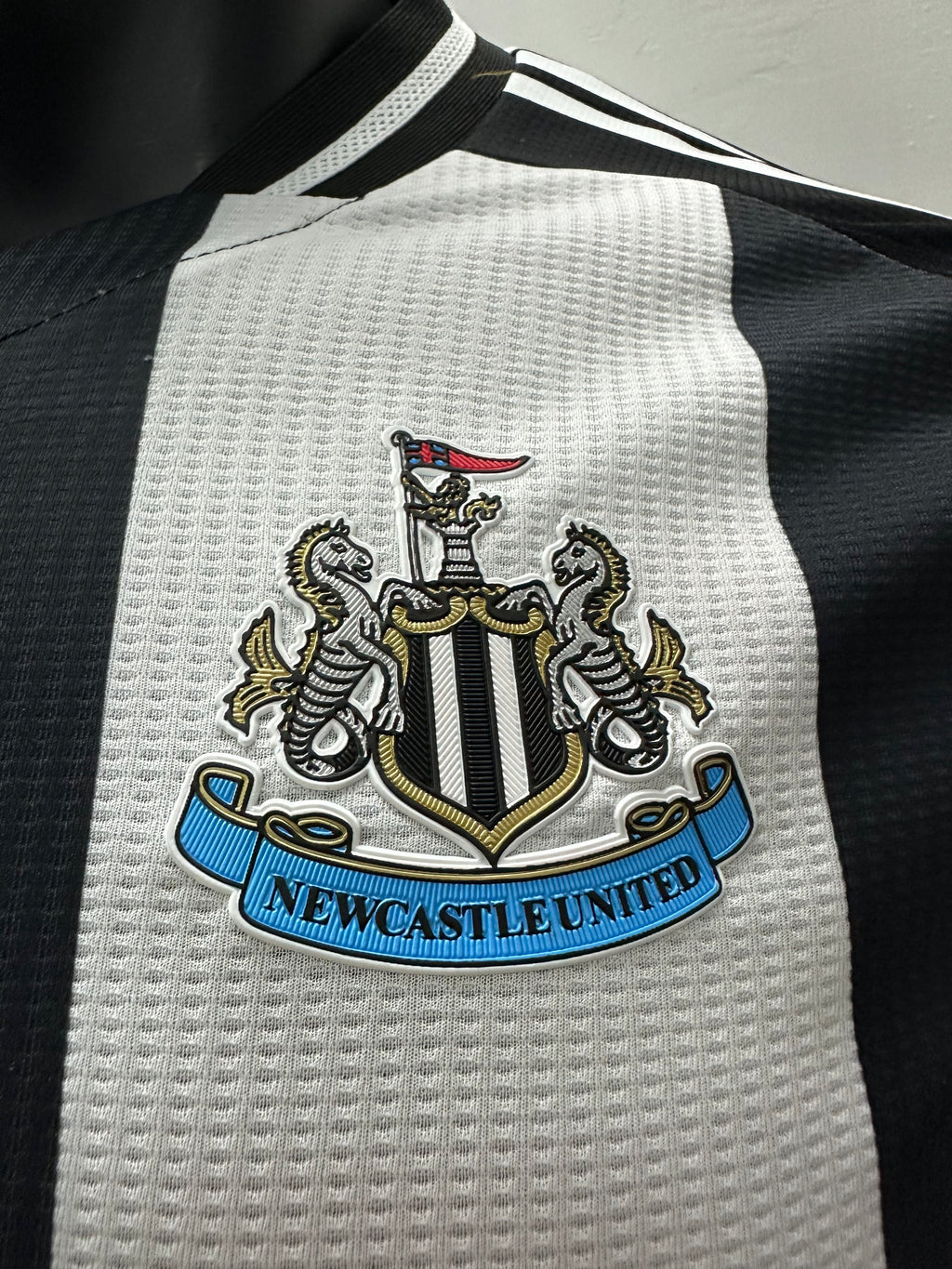 Camiseta Newcastle United, Local 24-25