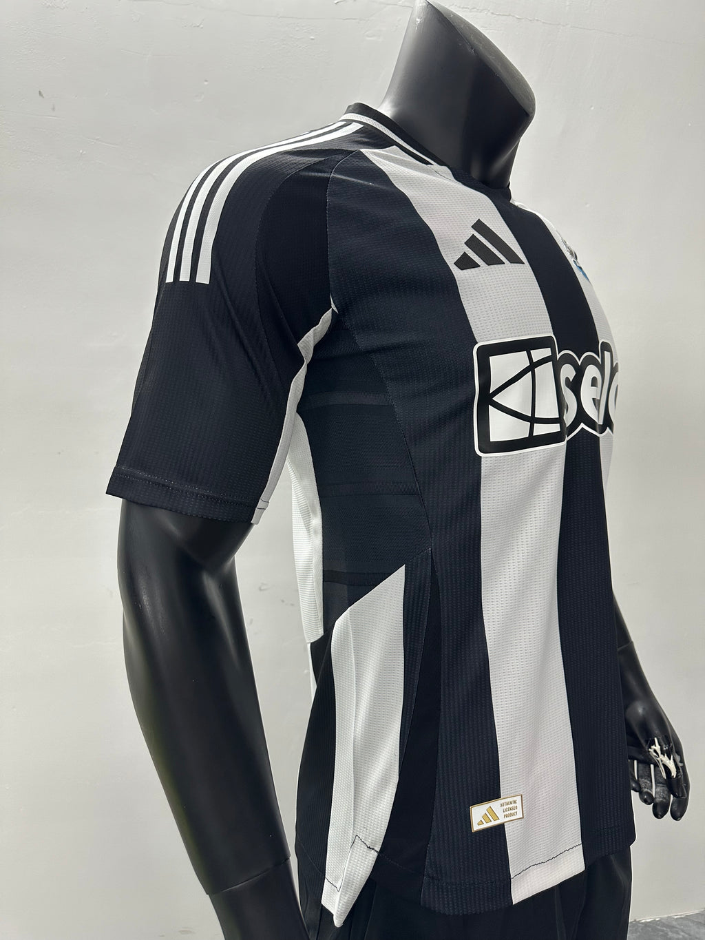Camiseta Newcastle United, Local 24-25