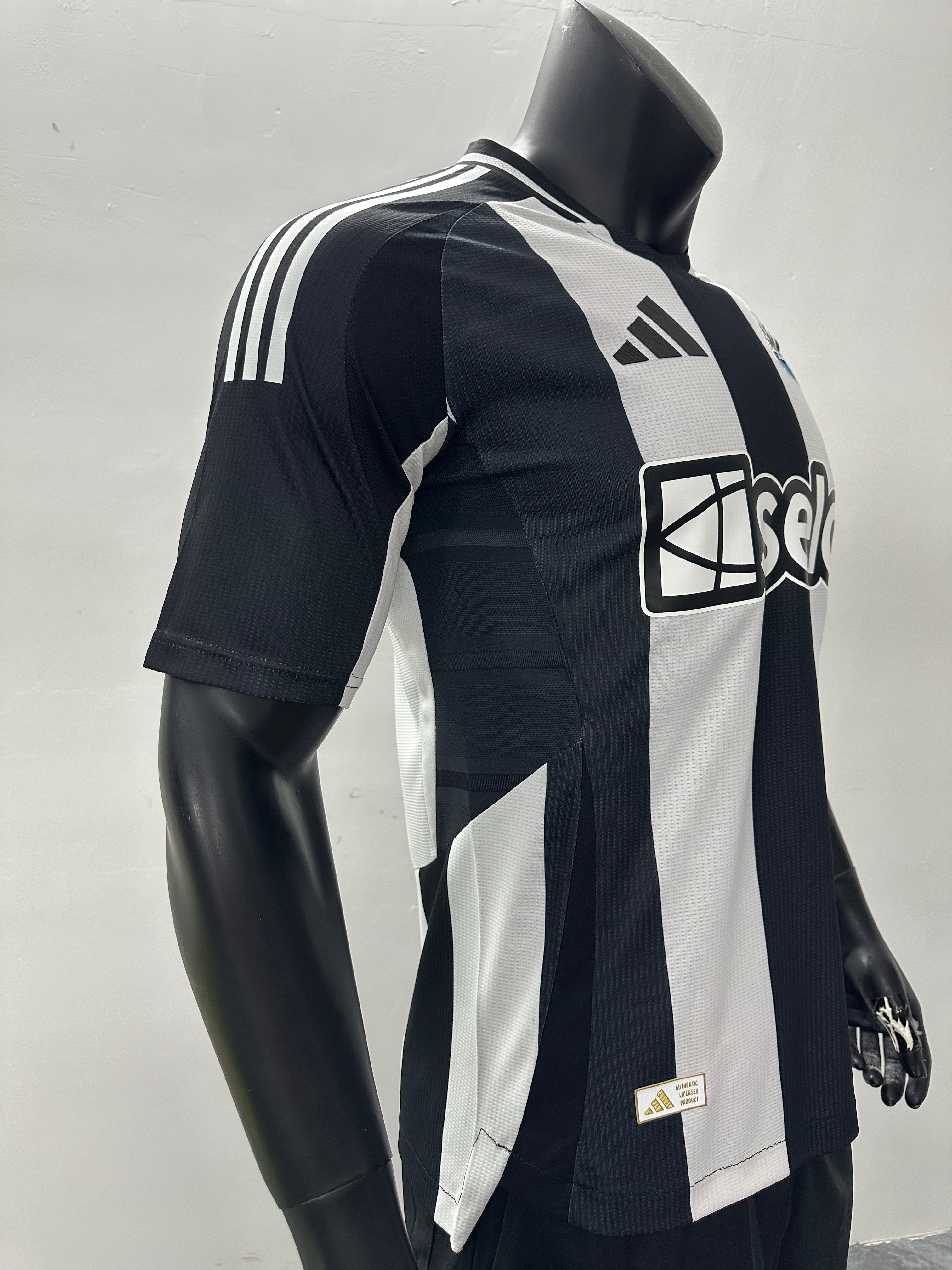 Camiseta Newcastle United, Local 24-25