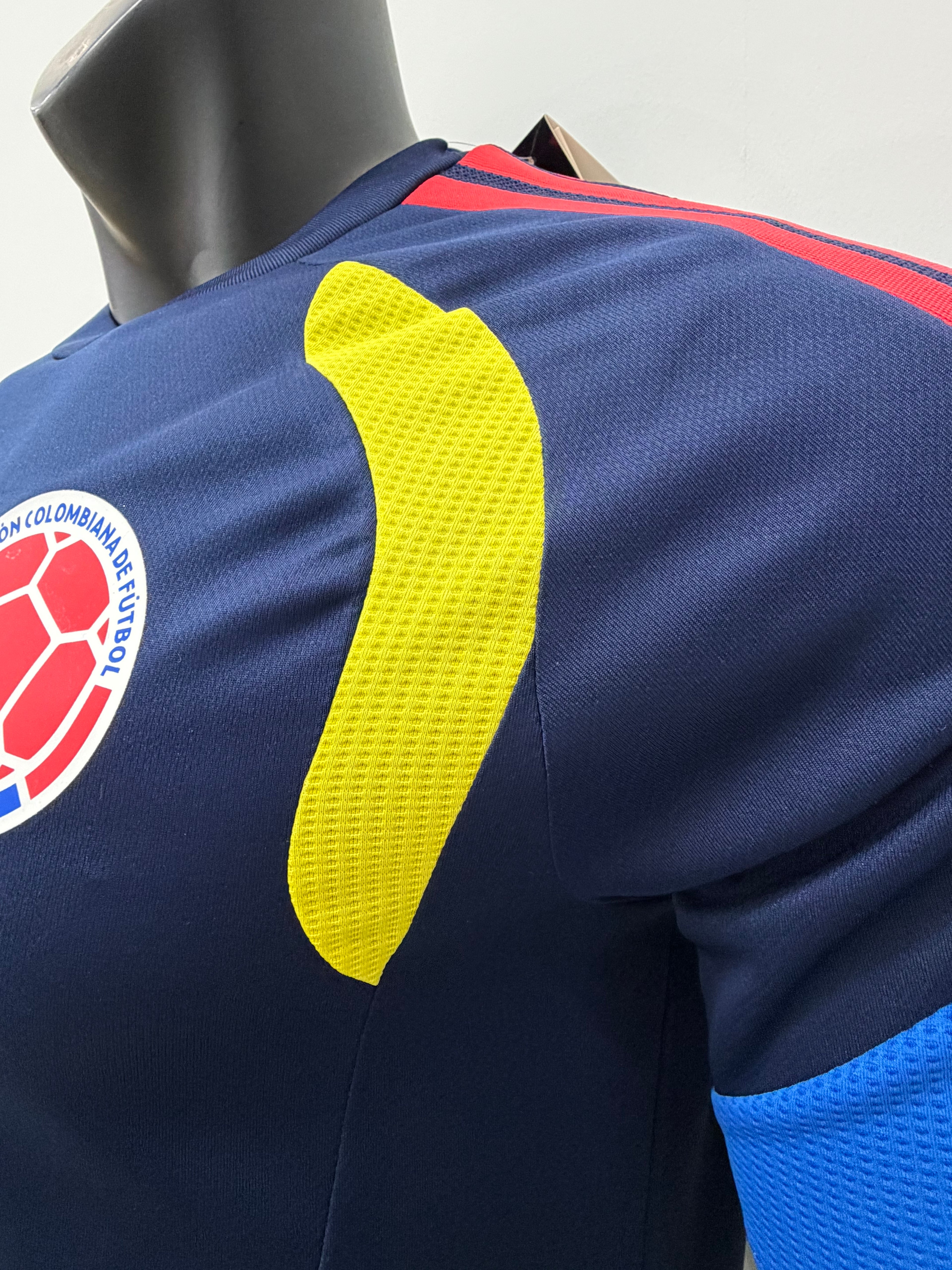 Camiseta Colombia, entrenamiento azul 2026