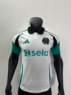 Camiseta Newcastle United, Tercera 24-25