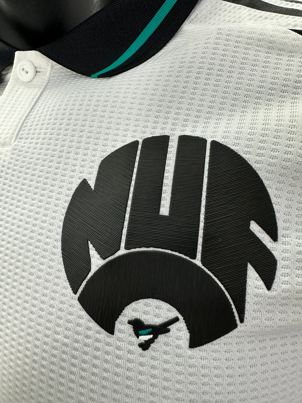 Camiseta Newcastle United, Tercera 24-25