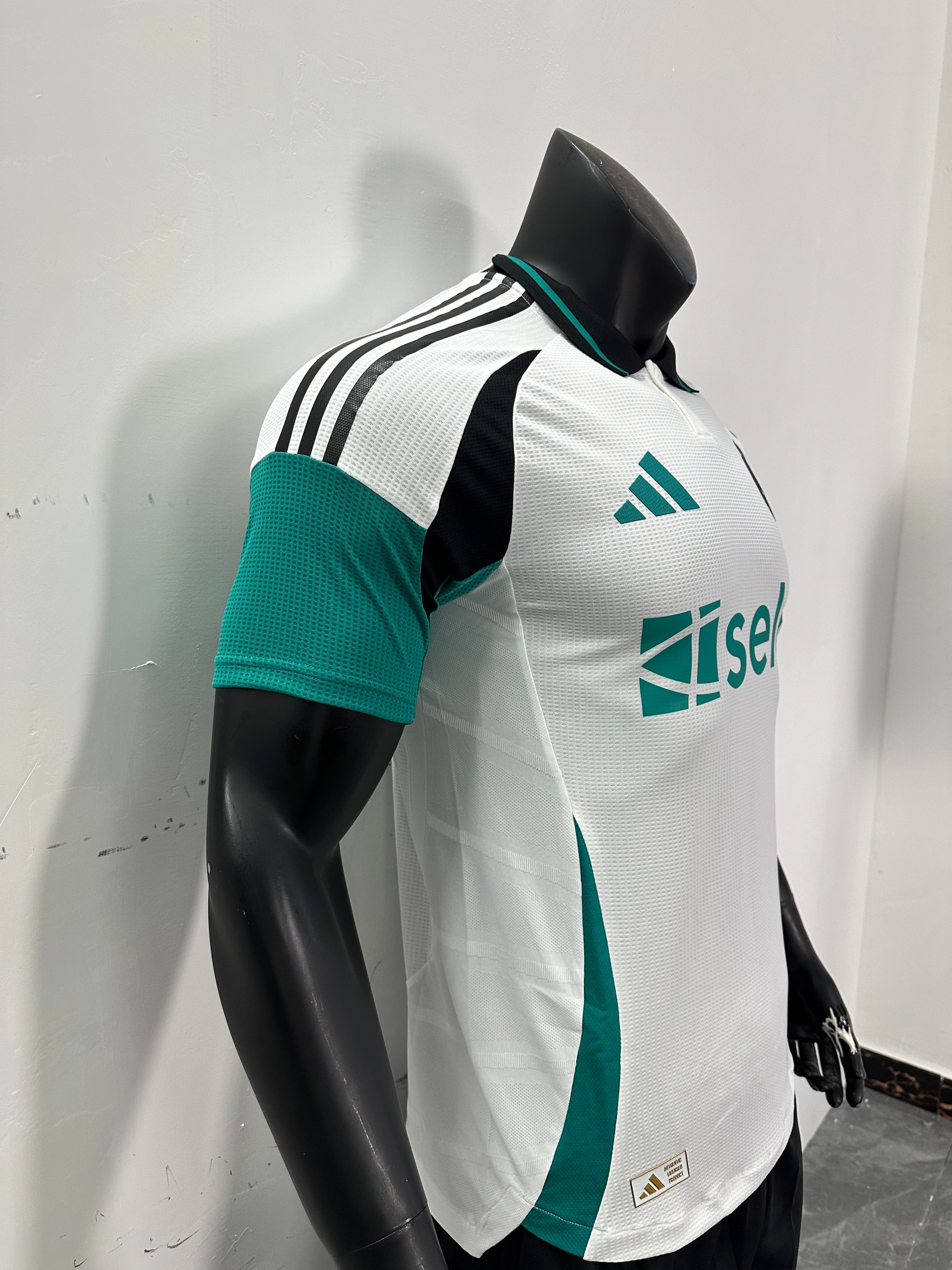 Camiseta Newcastle United, Tercera 24-25