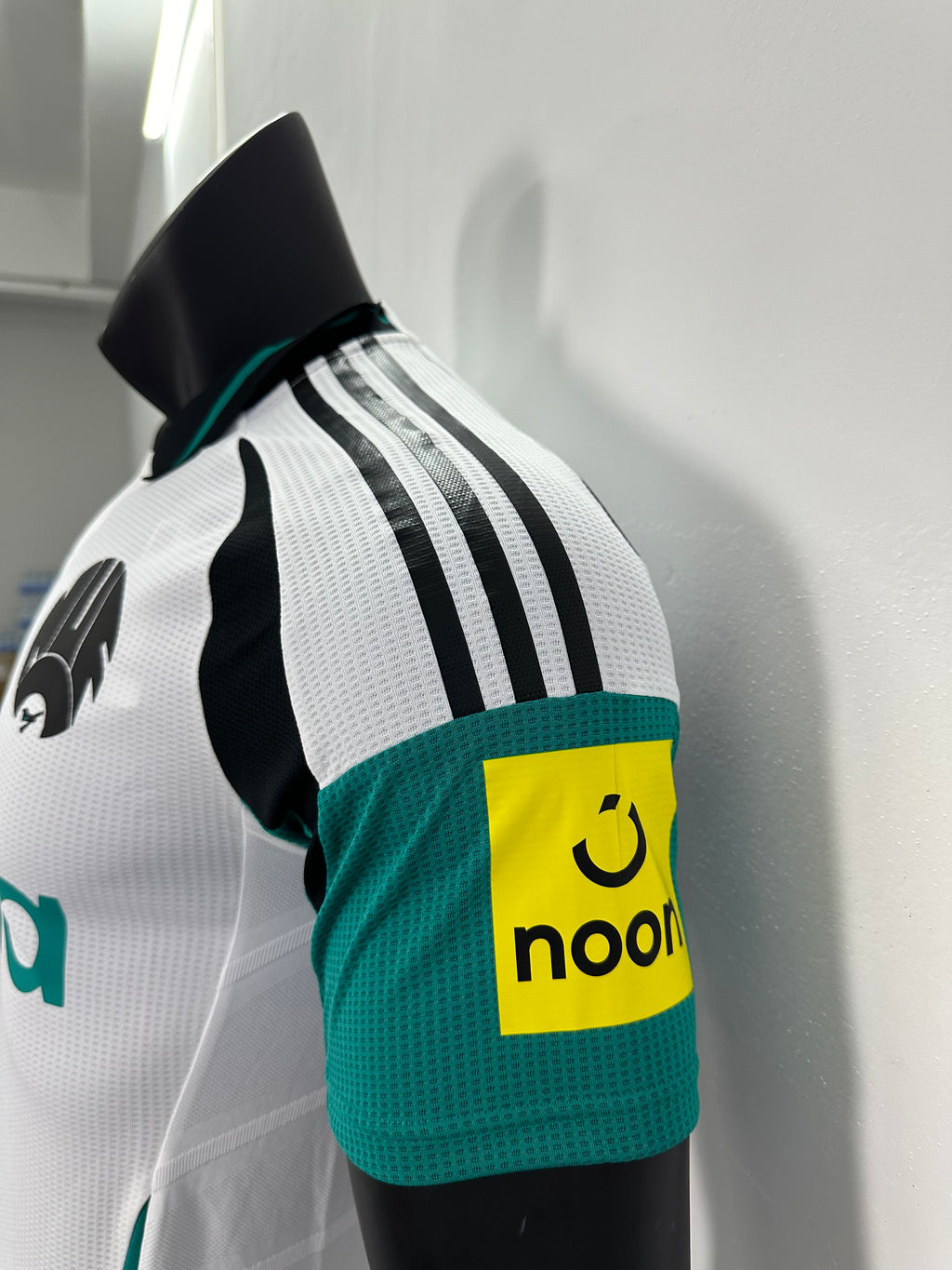 Camiseta Newcastle United, Tercera 24-25
