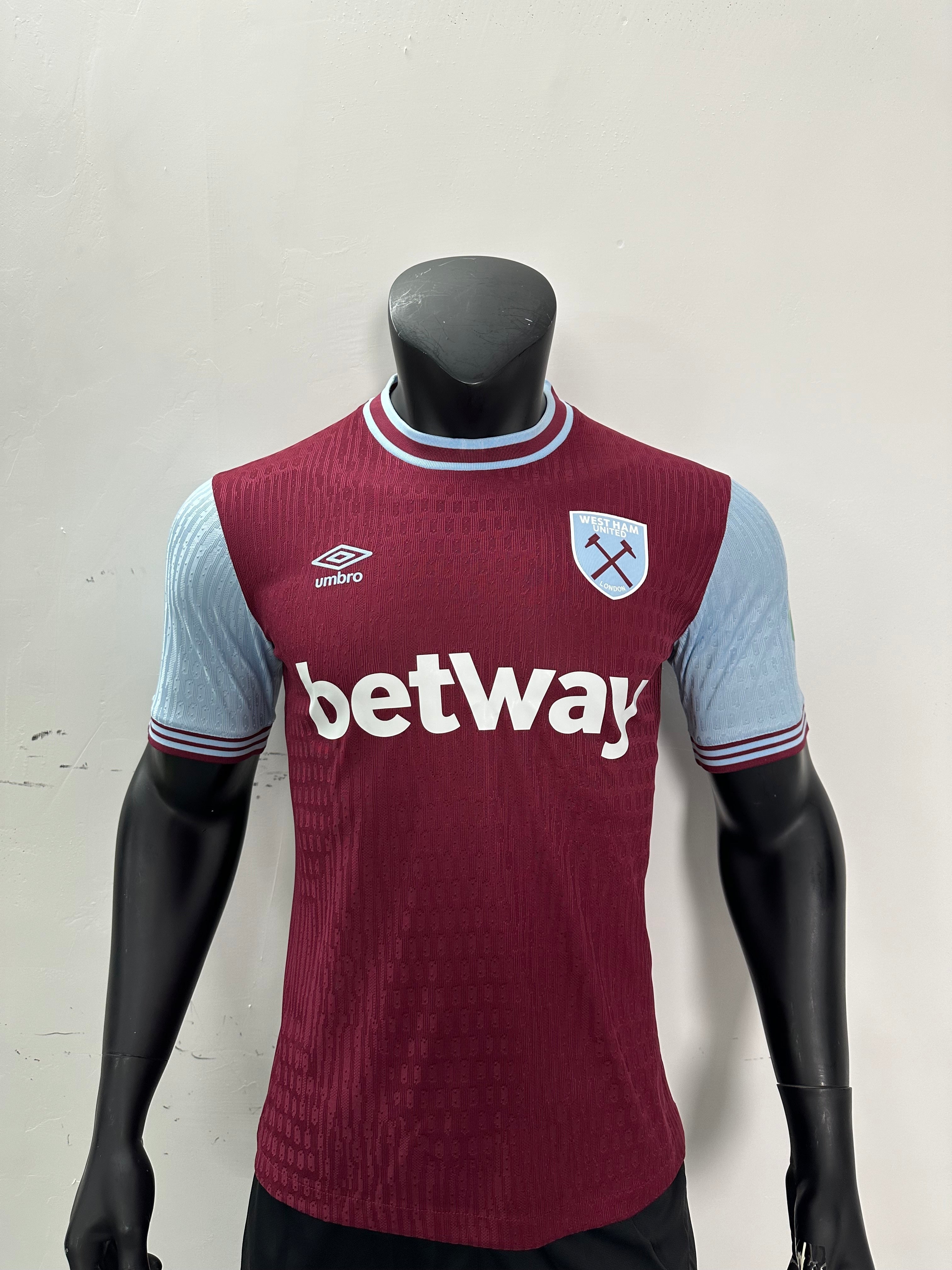 Camiseta West Ham, Local 24-25