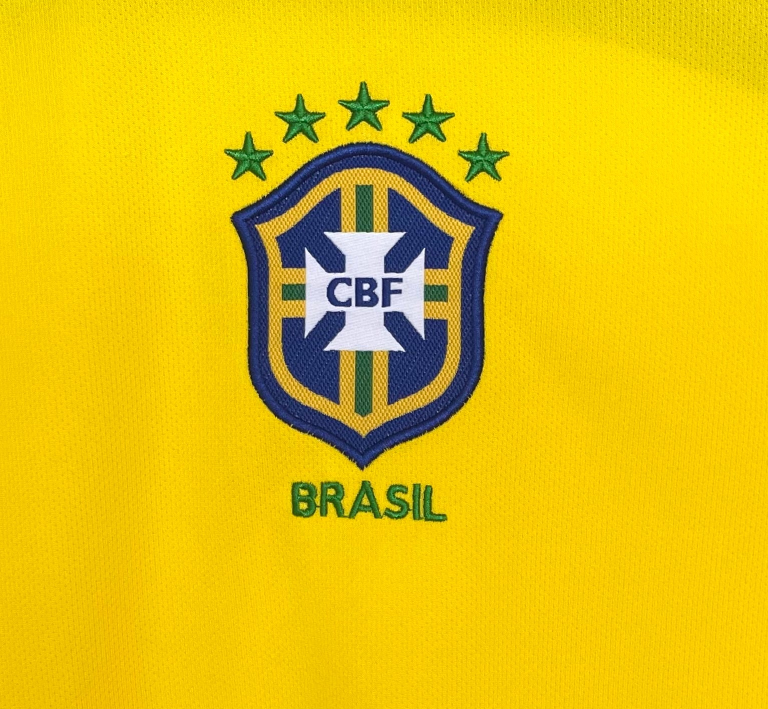 Camiseta Manga Larga Brasil, Local 2004