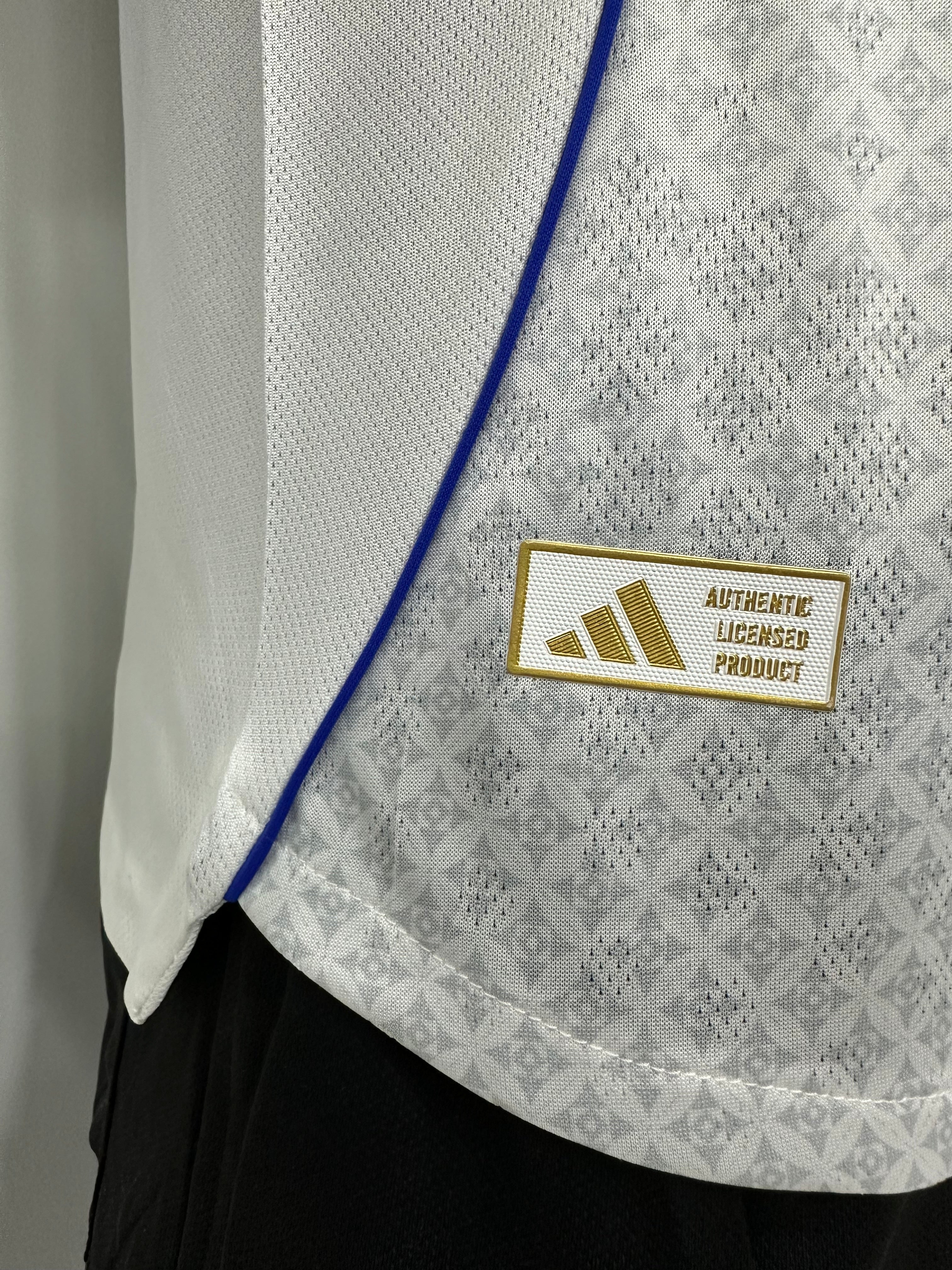Camiseta Olympique de Lyon, Local 25-26