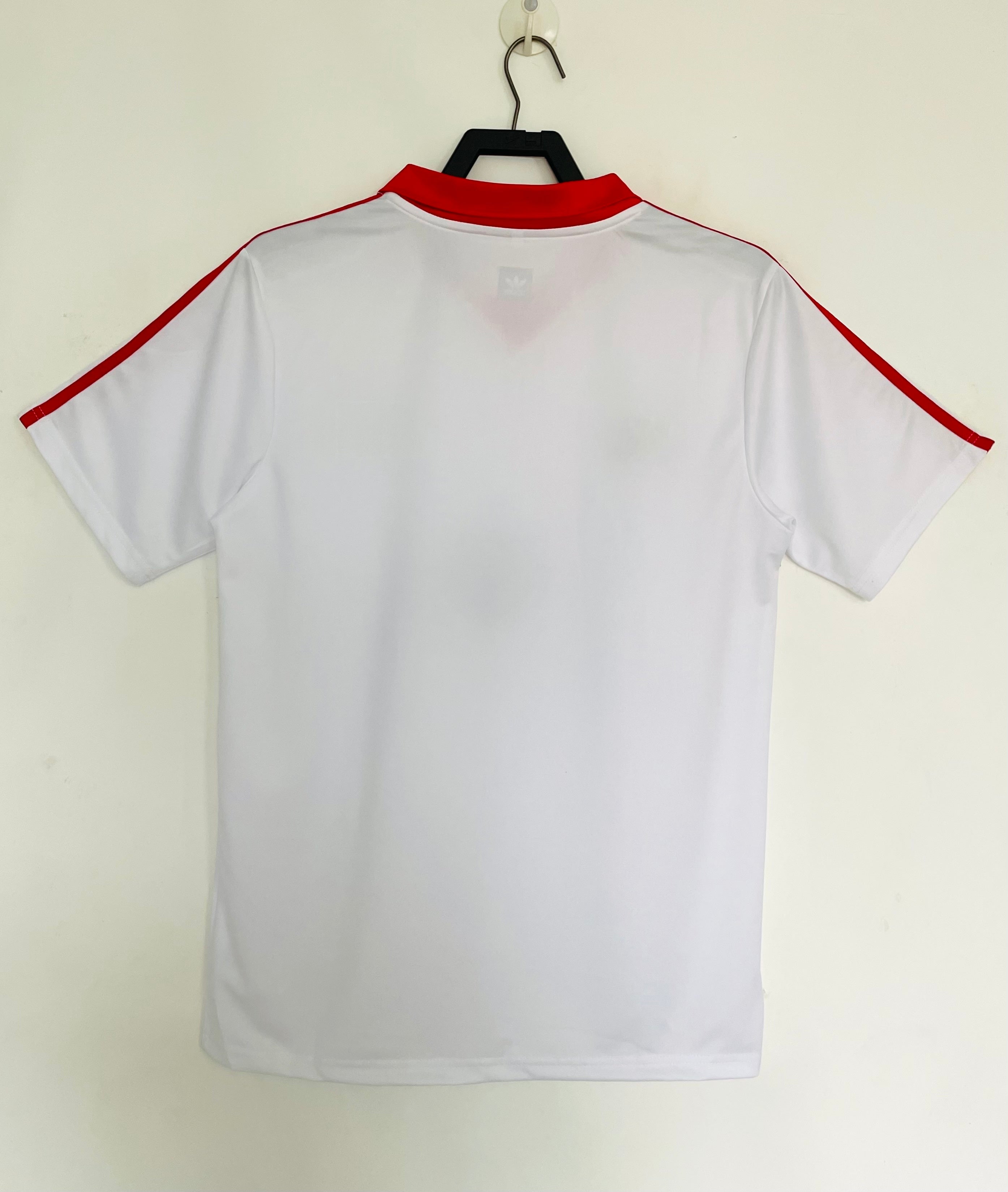 Camiseta Hamburgo, Local 80-81