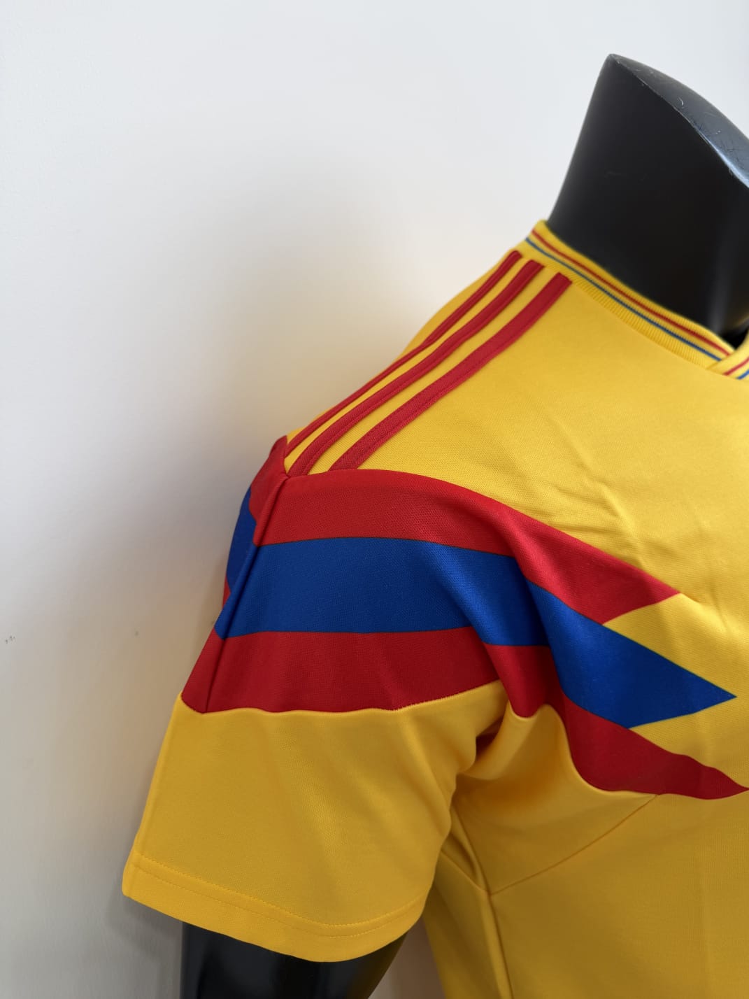 Camiseta Colombia, Visitante 1990 contemporanea