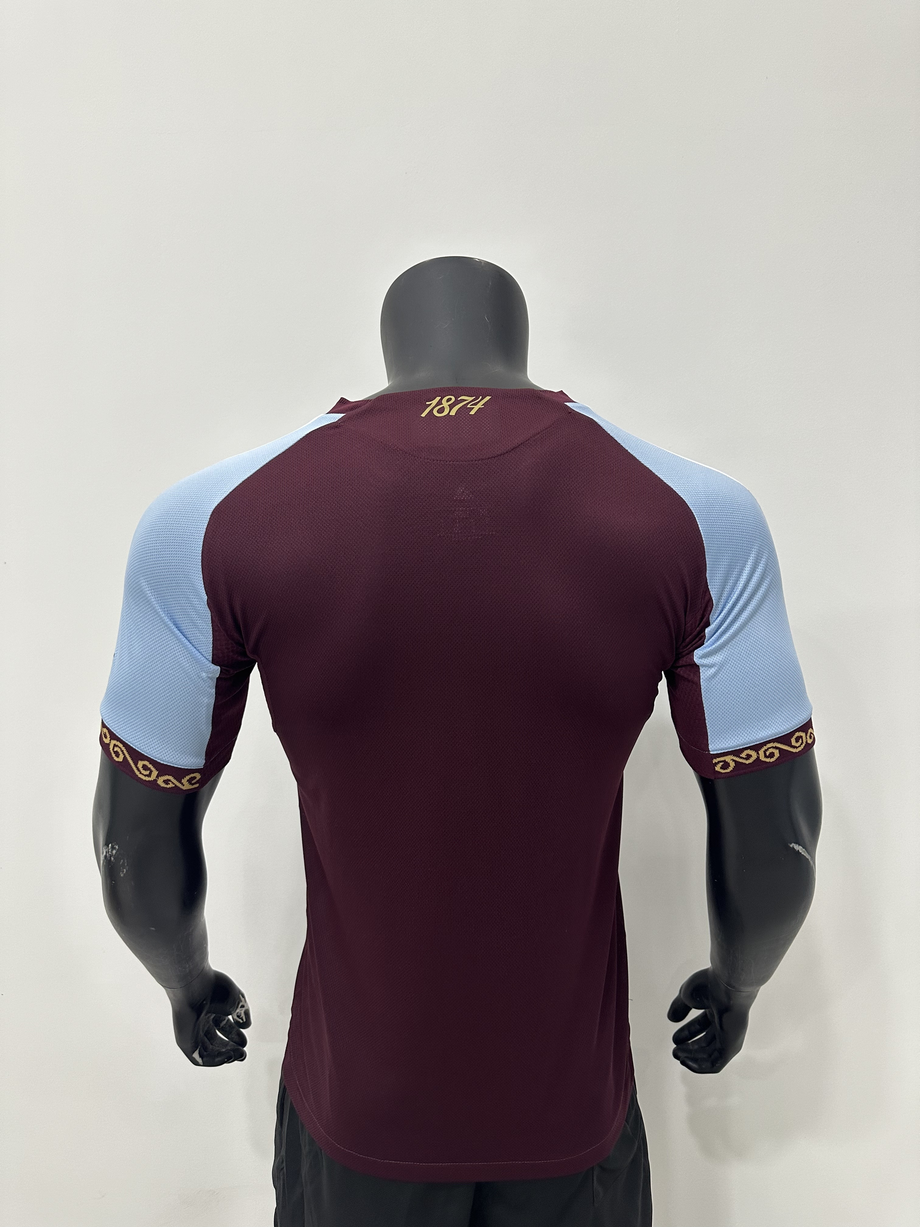Camiseta Aston Villa, Local 25-26