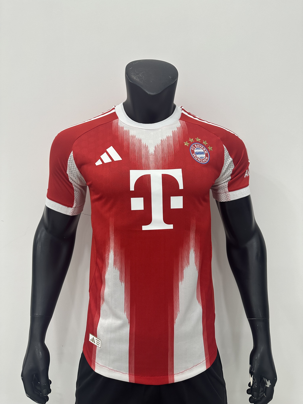 Camiseta Bayern Múnich, Local 25-26