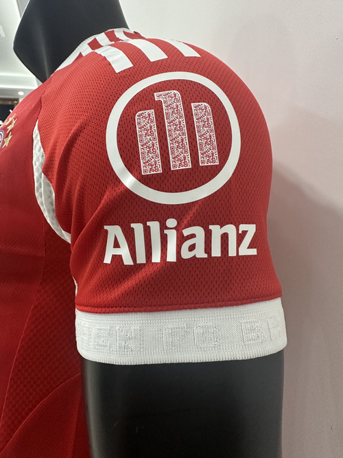 Camiseta Bayern Múnich, Local 25-26