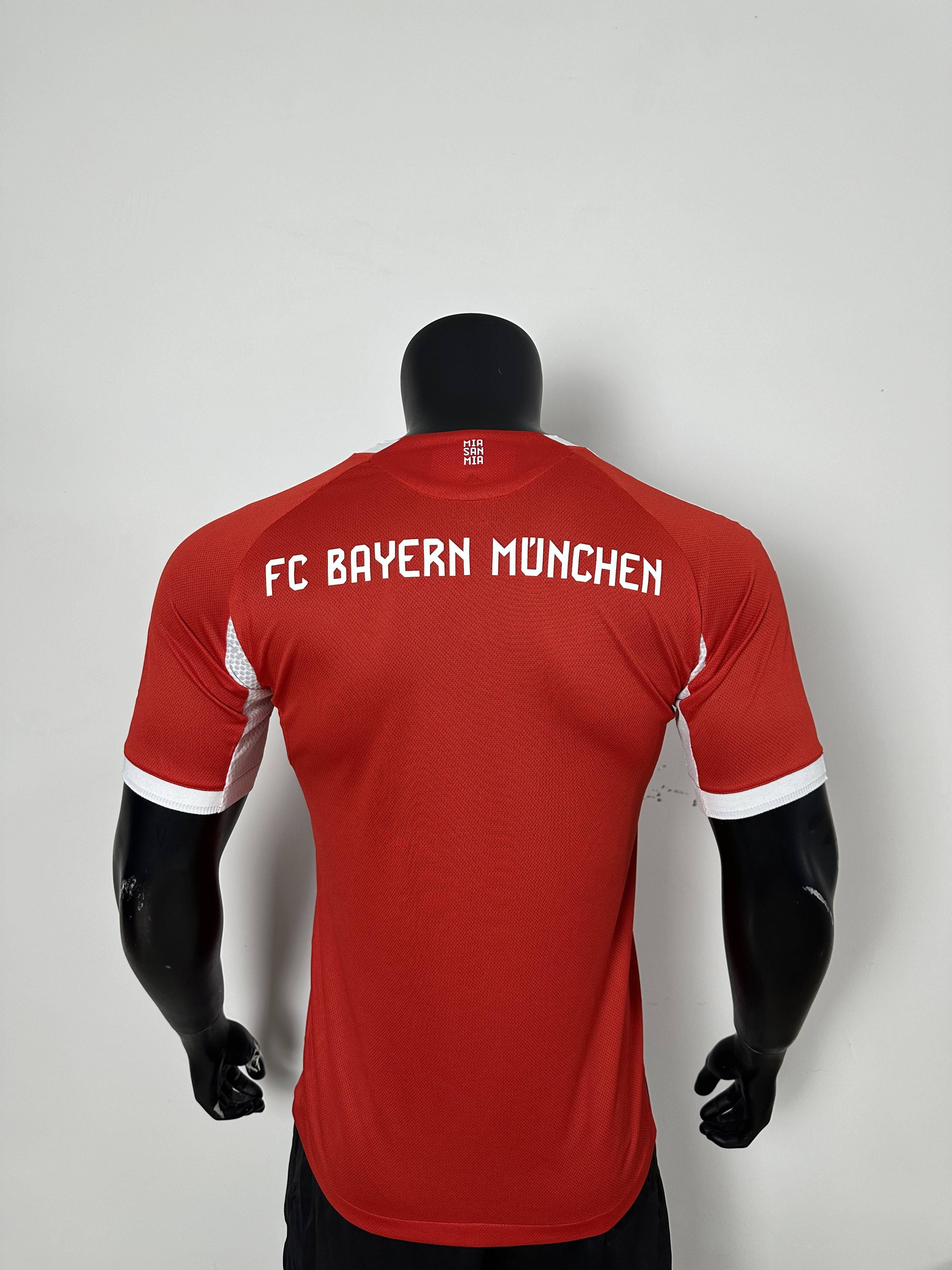 Camiseta Bayern Múnich, Local 25-26