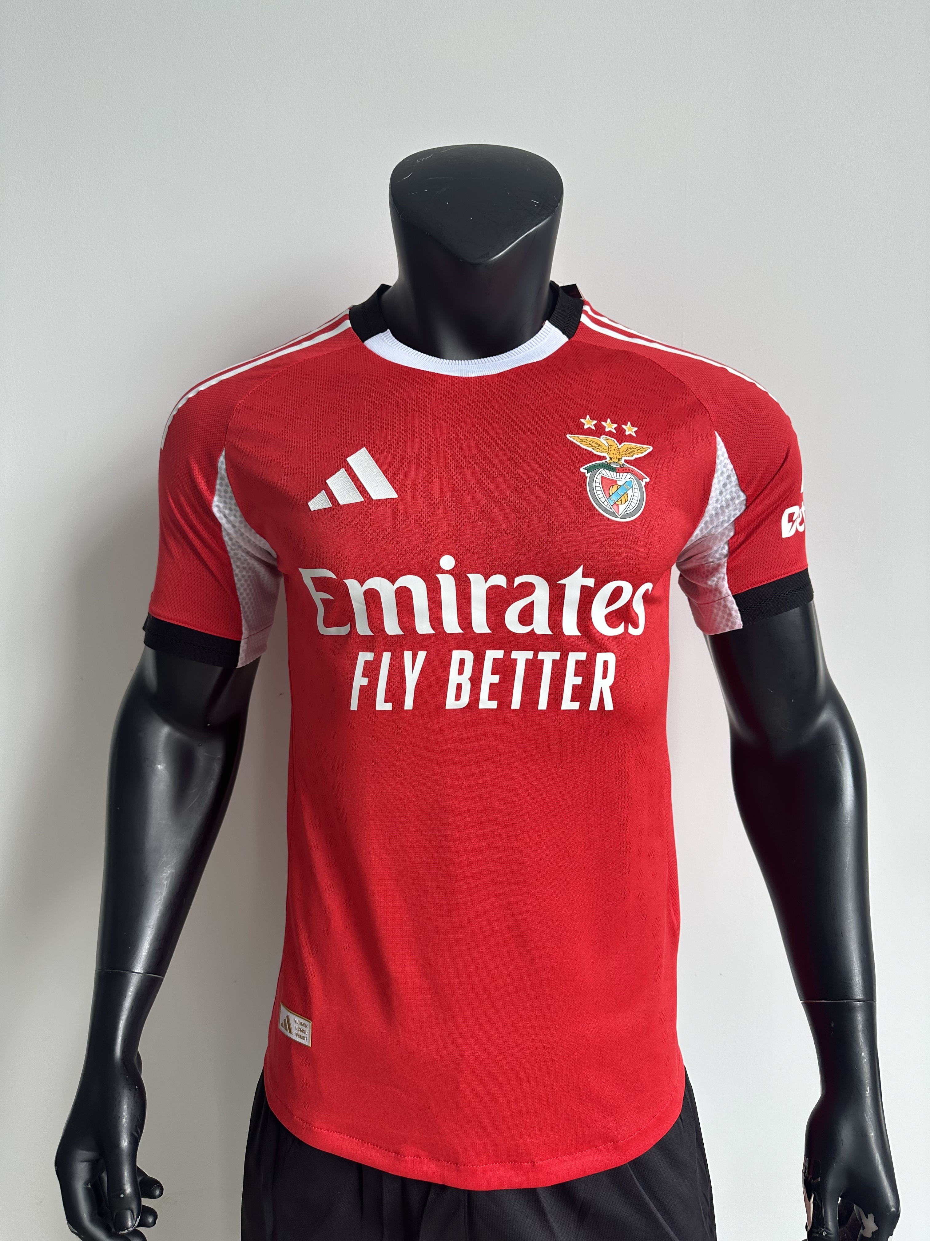 Camiseta Benfica, Local 25-26