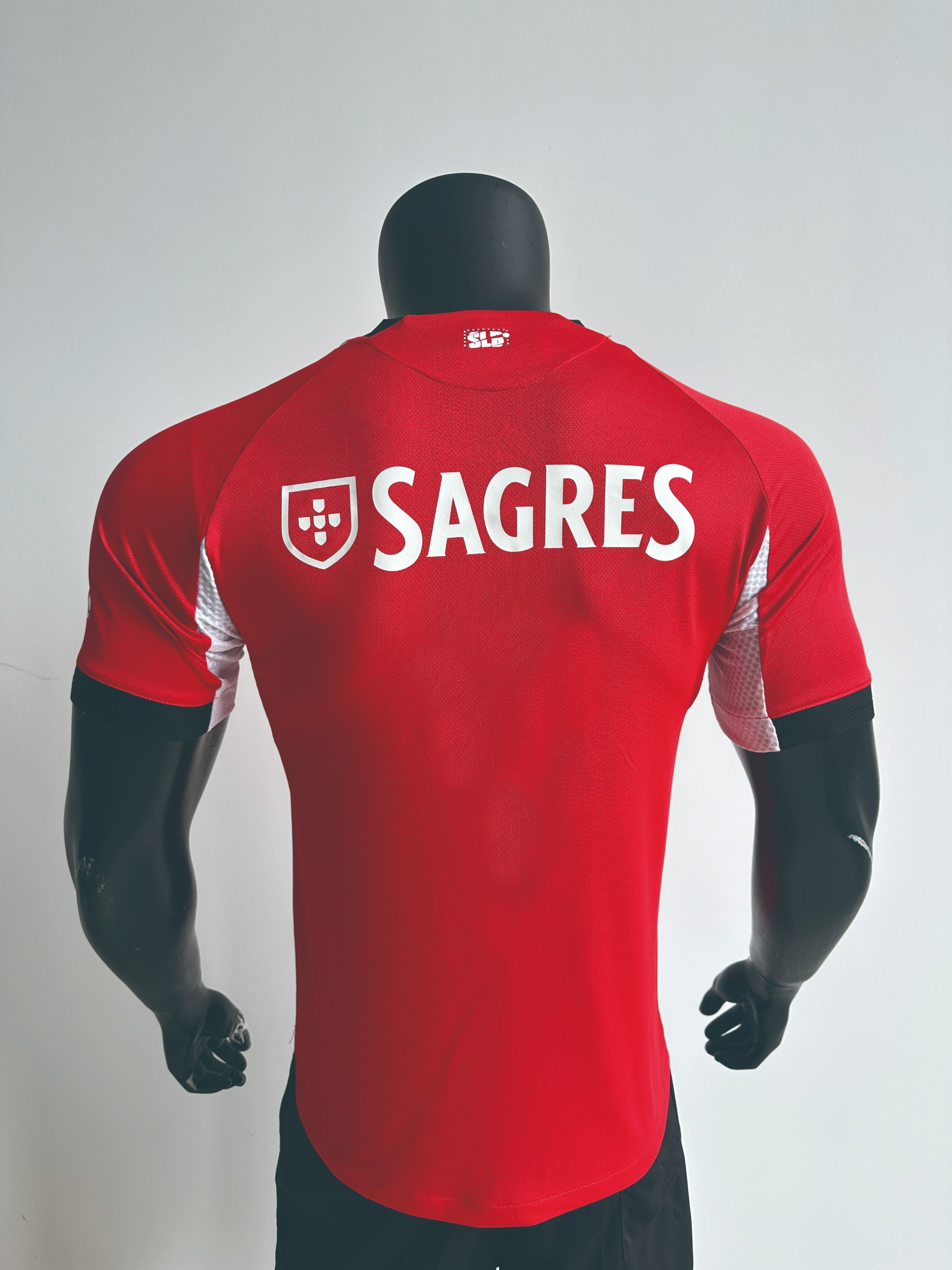 Camiseta Benfica, Local 25-26