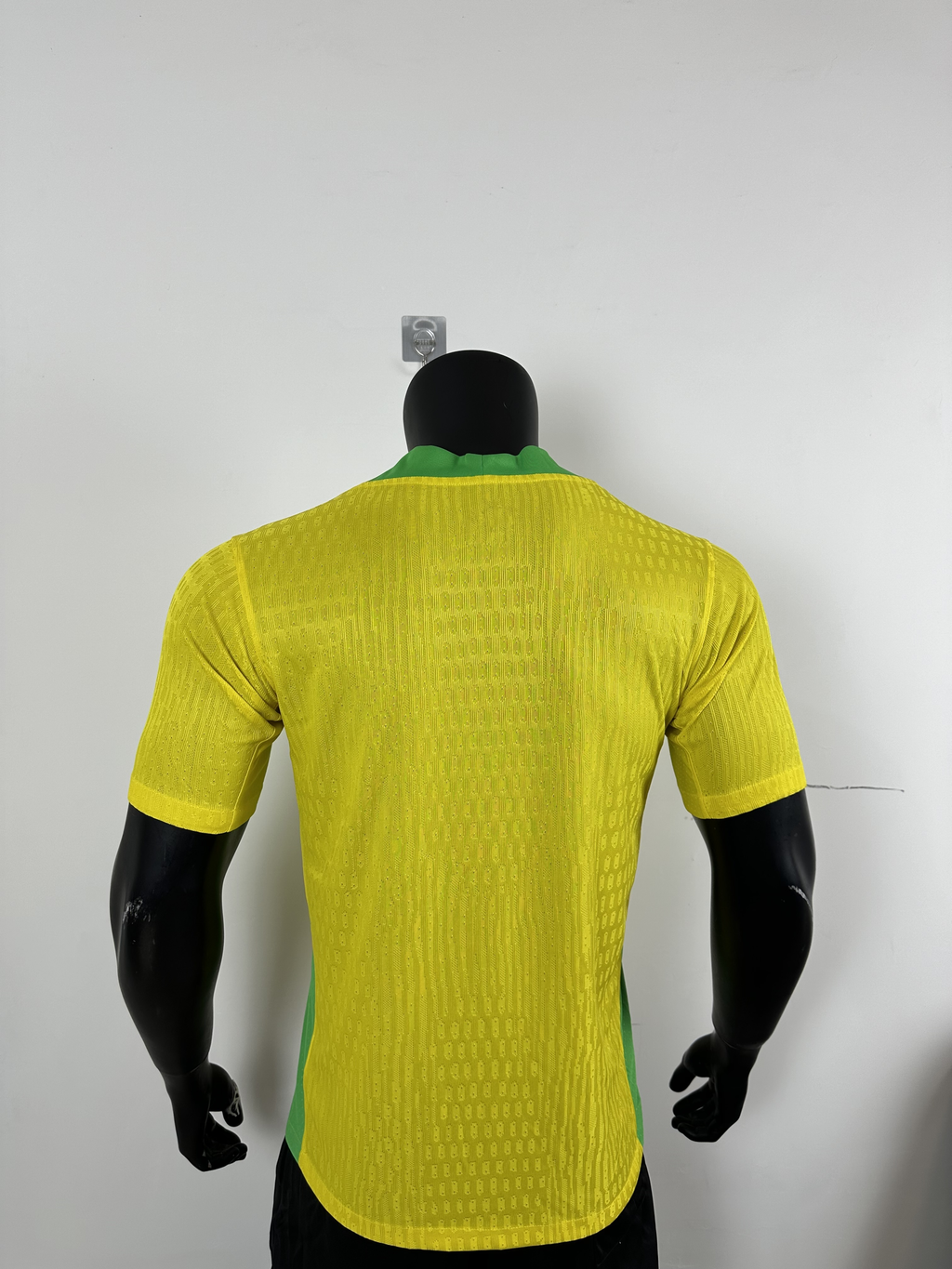 Camiseta Brasil, Local 25-26