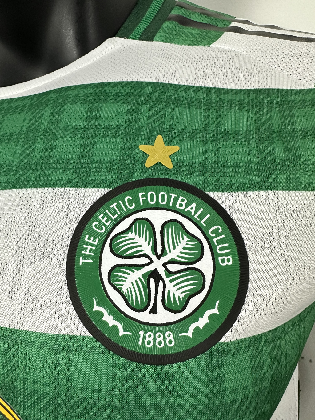 Camiseta Celtic, Local 25-26