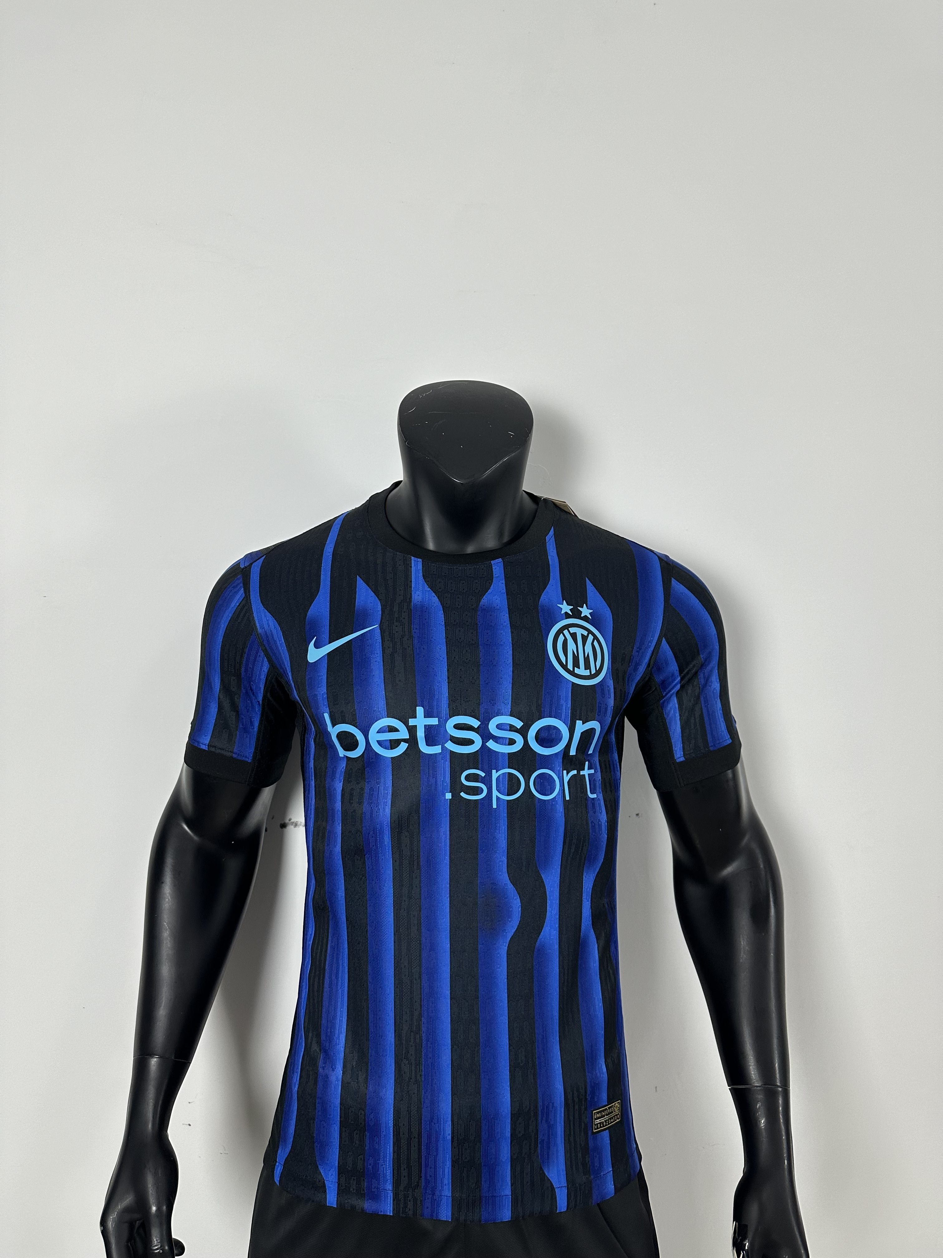 Camiseta Inter de Milán, Local 25-26