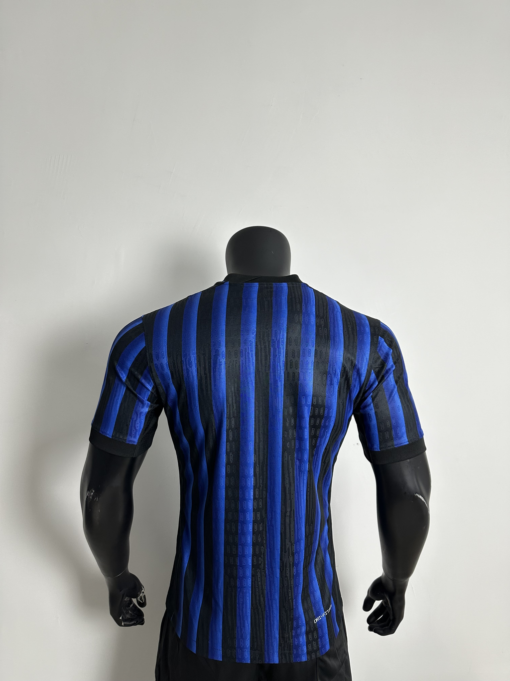 Camiseta Inter de Milán, Local 25-26
