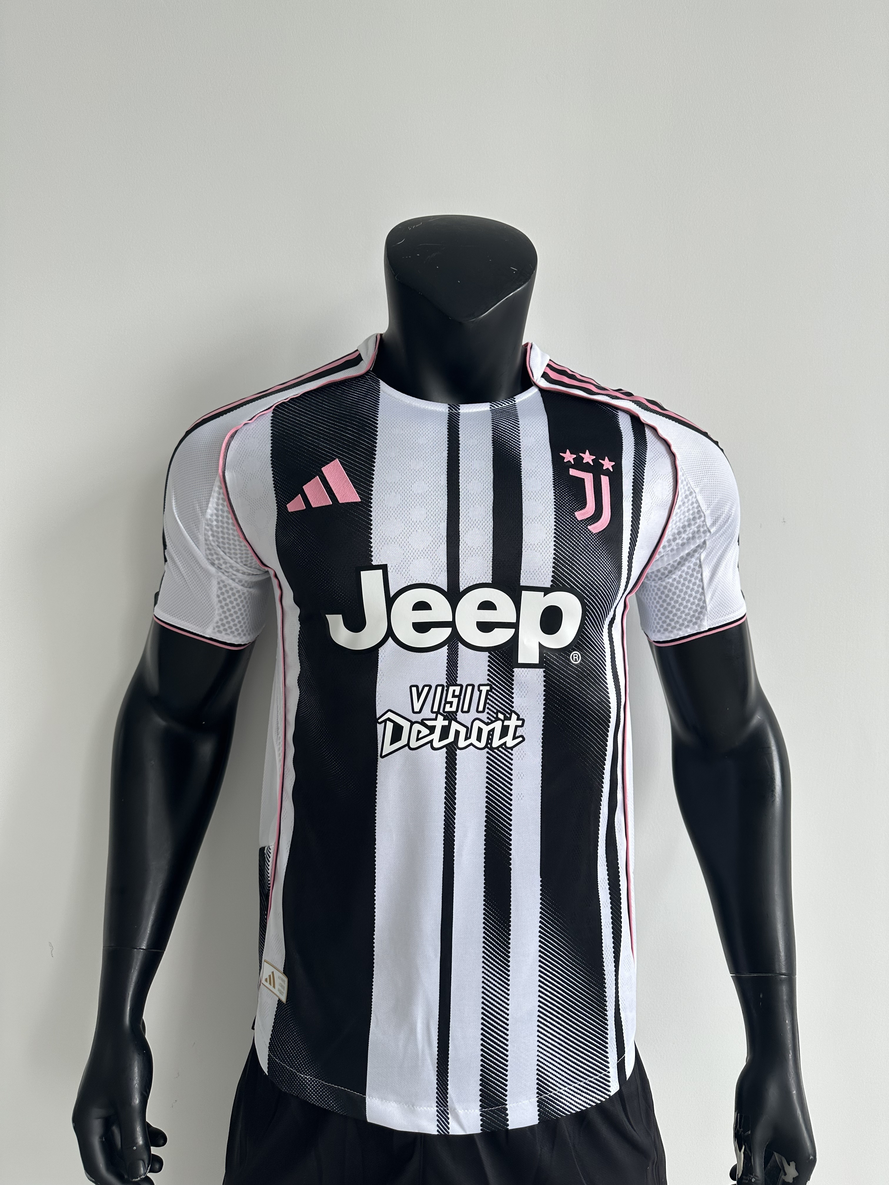 Camiseta Juventus, Local 25-26