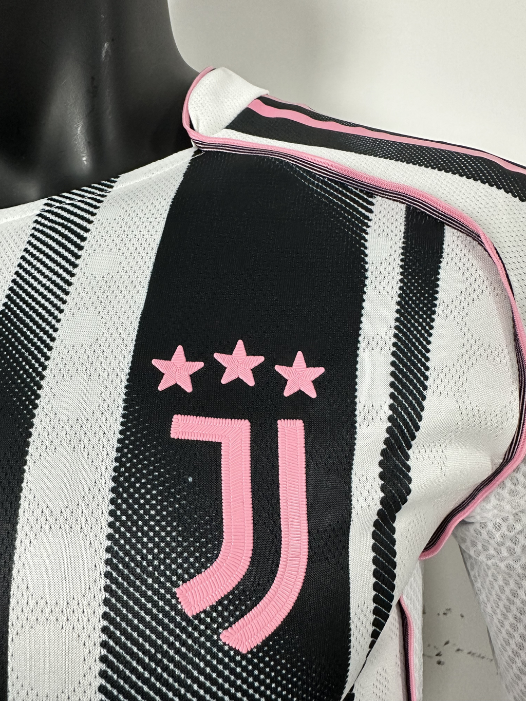 Camiseta Juventus, Local 25-26