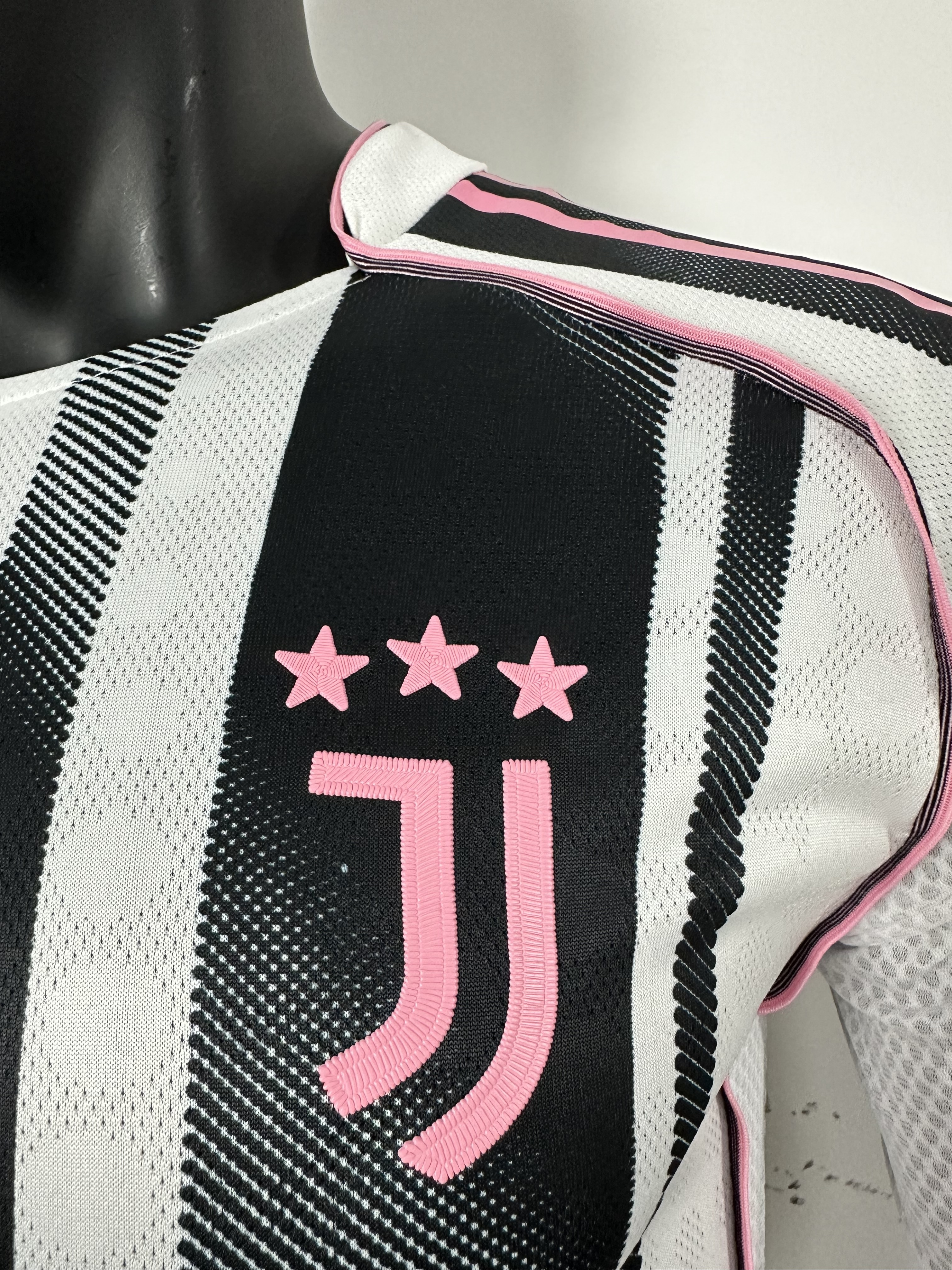Camiseta Juventus, Local 25-26