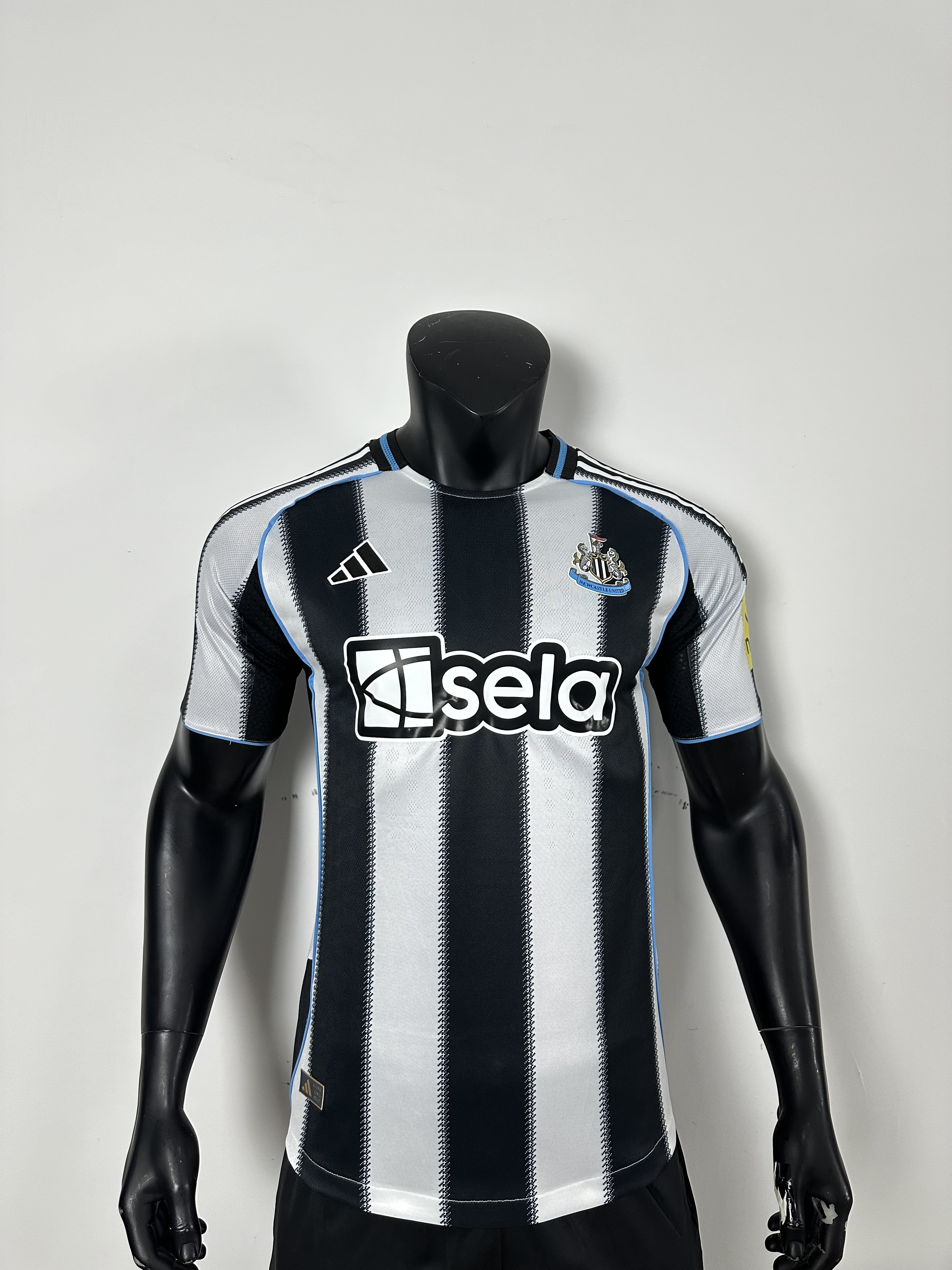Camiseta Newcastle United, Local 25-26