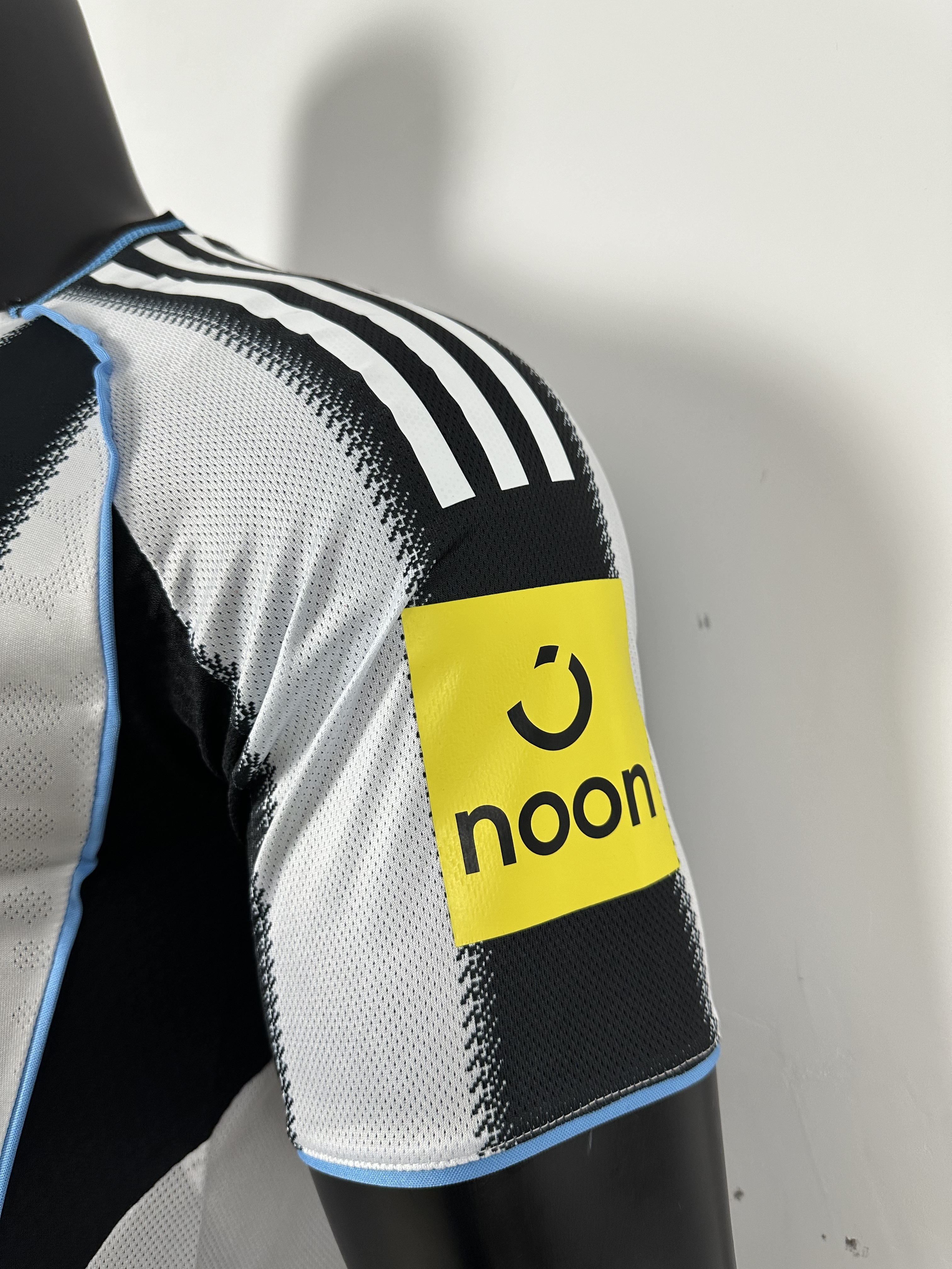 Camiseta Newcastle United, Local 25-26