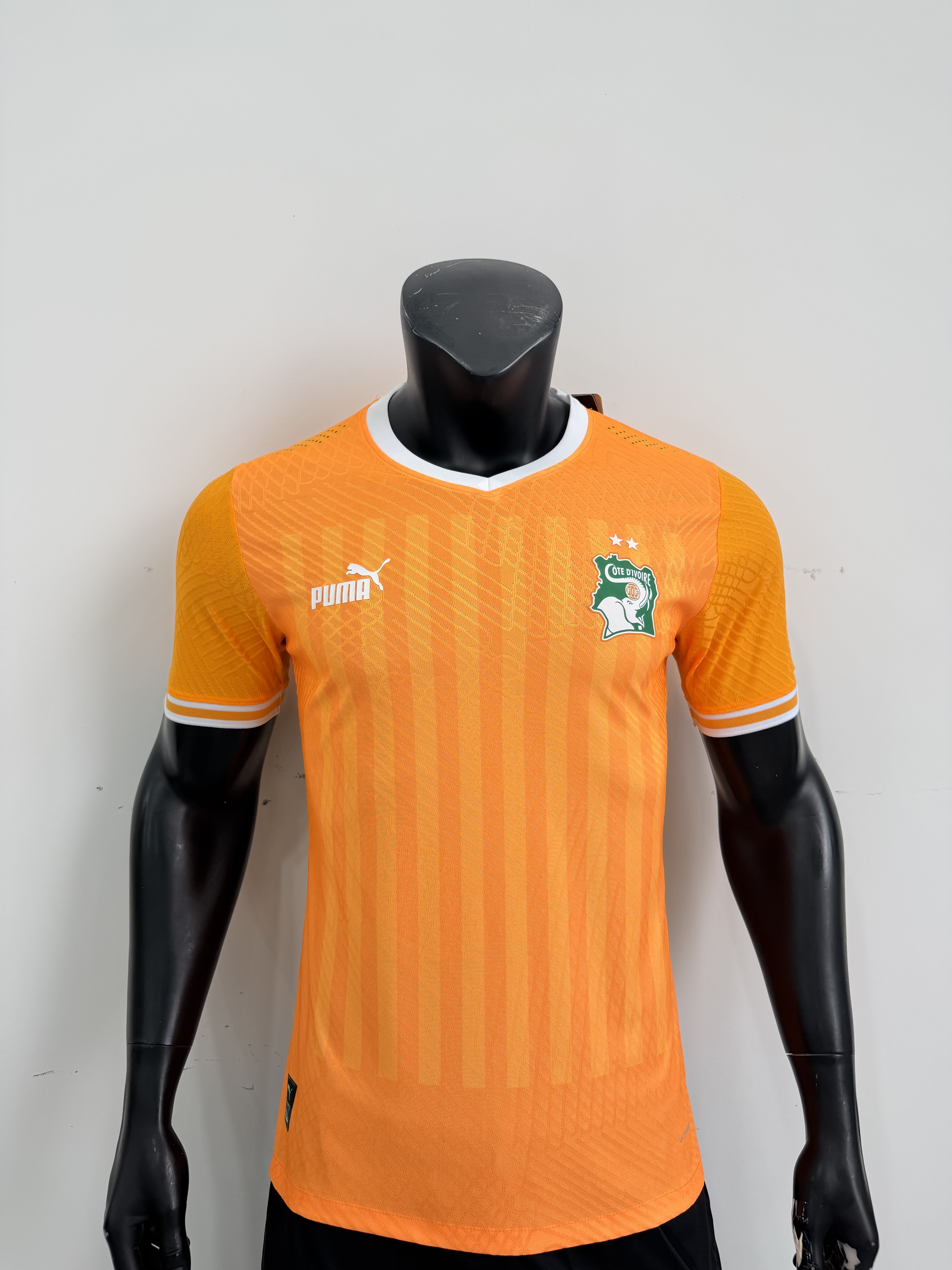 Camiseta Costa de Marfil, Local 22-23
