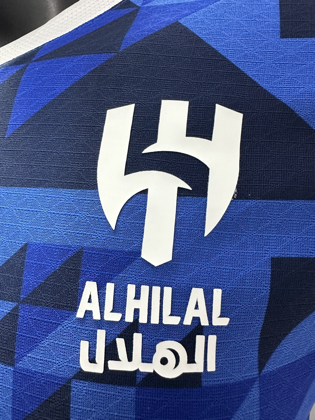 Camiseta Al-Hilal, Local 24-25