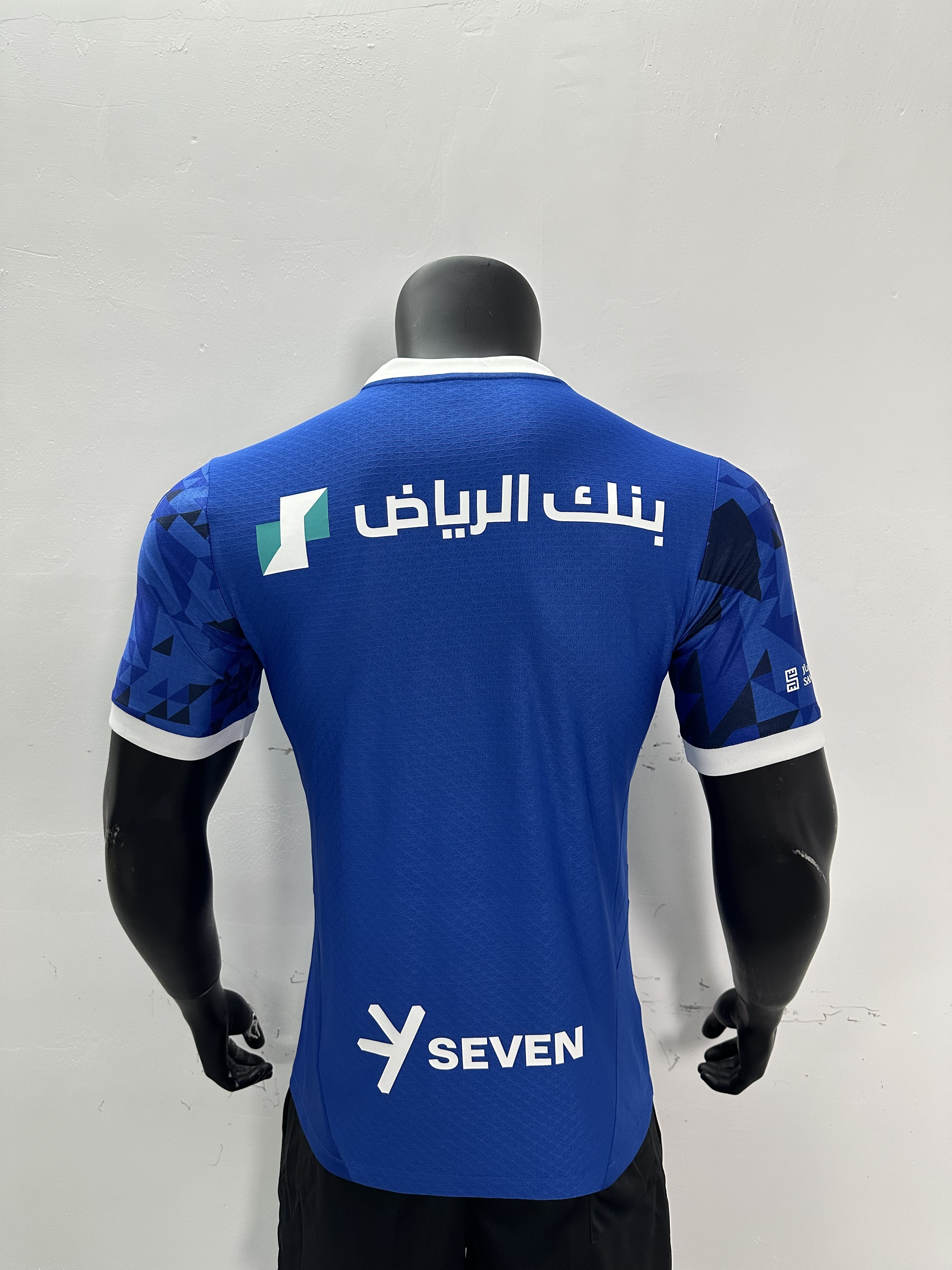 Camiseta Al-Hilal, Local 24-25