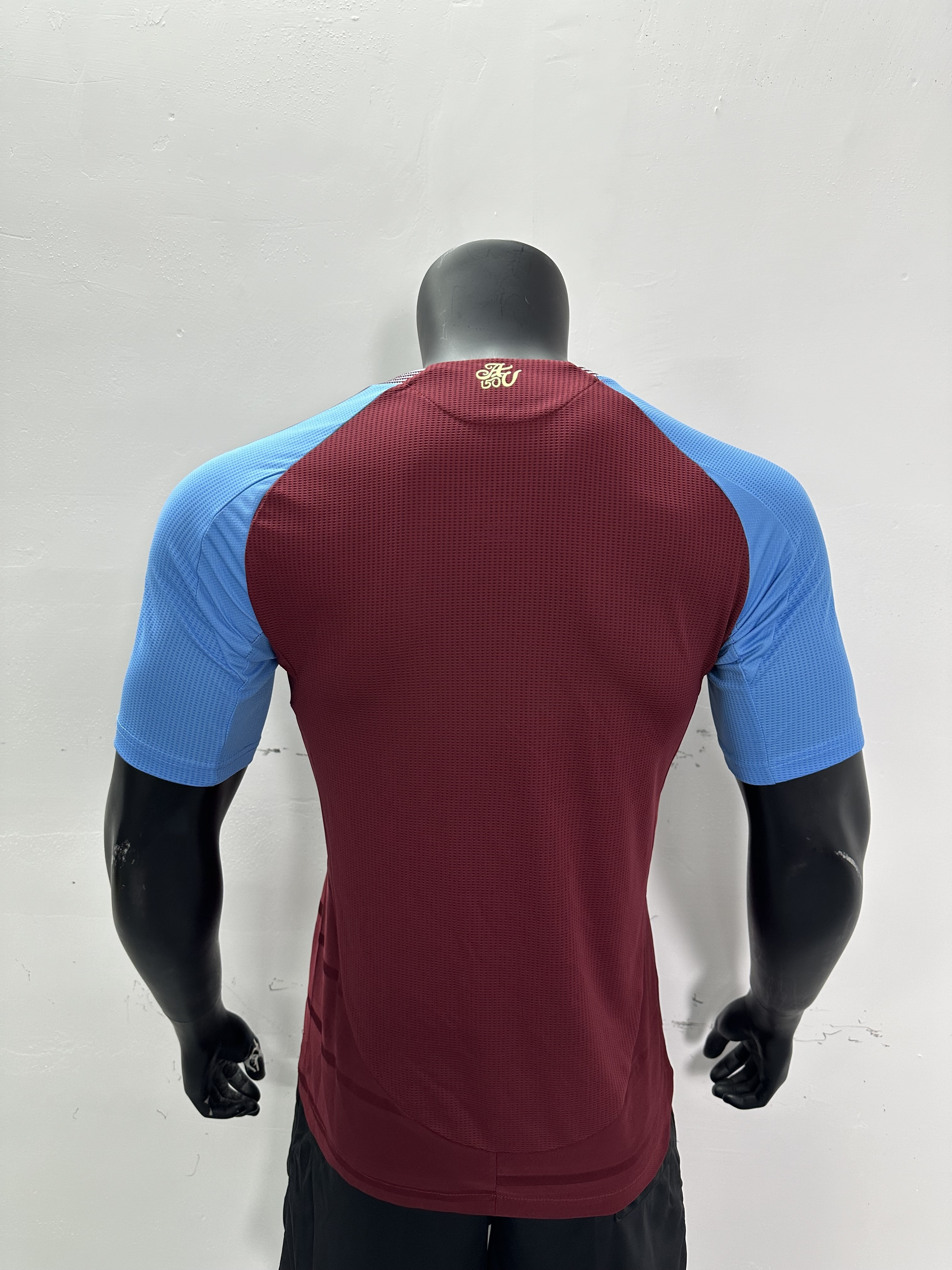 Camiseta Aston Villa, Local 24-25