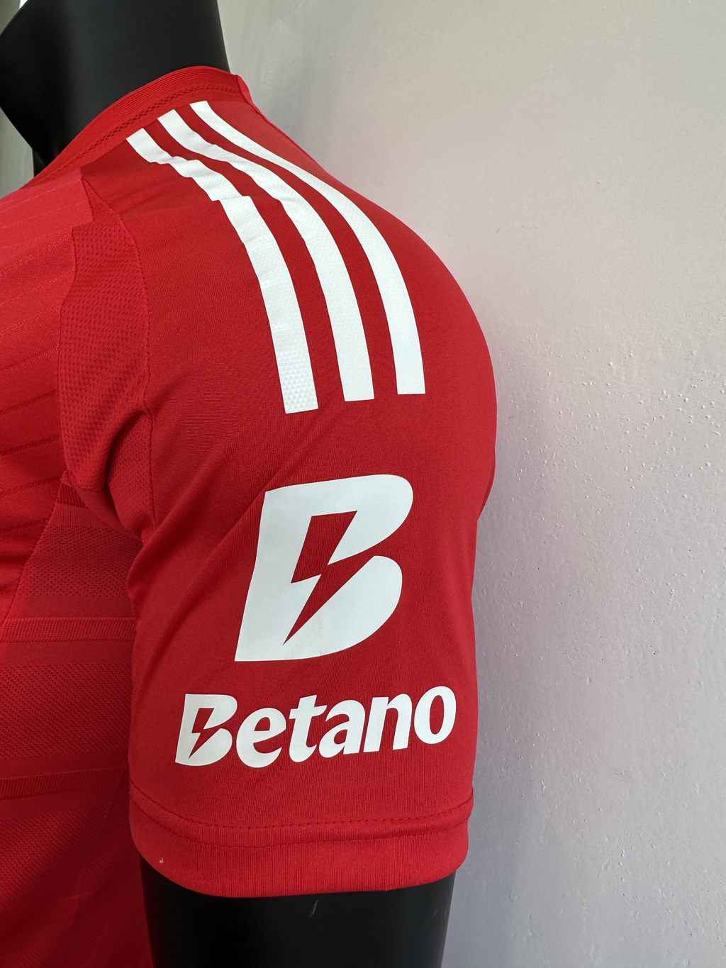 Camiseta Benfica, Local 24-25