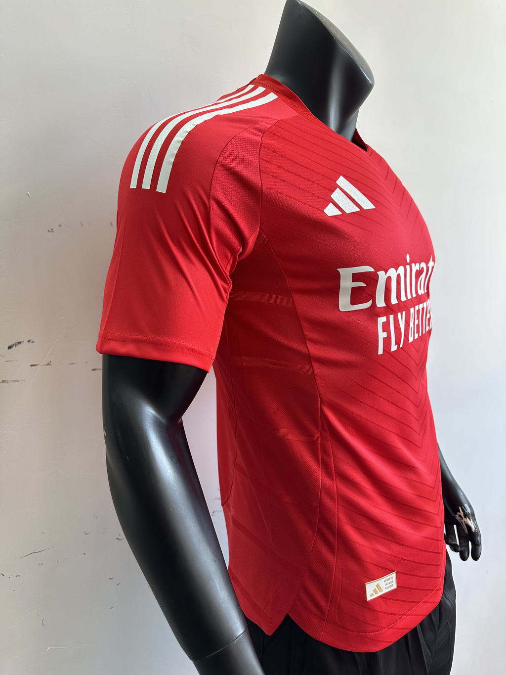 Camiseta Benfica, Local 24-25