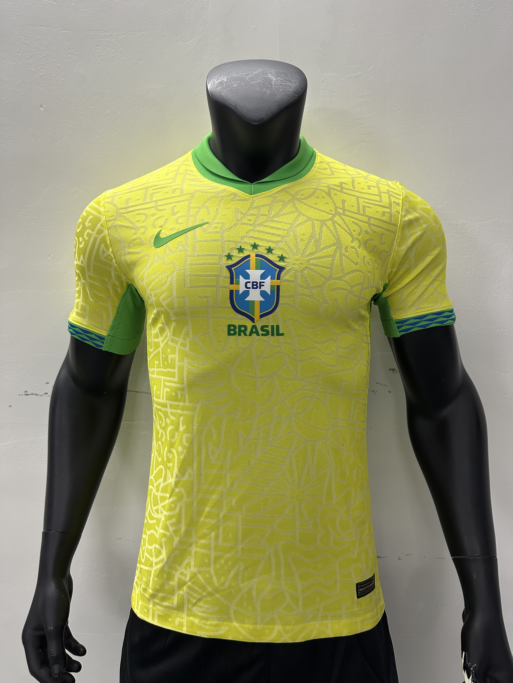 Camiseta Brasil, Local 24-25