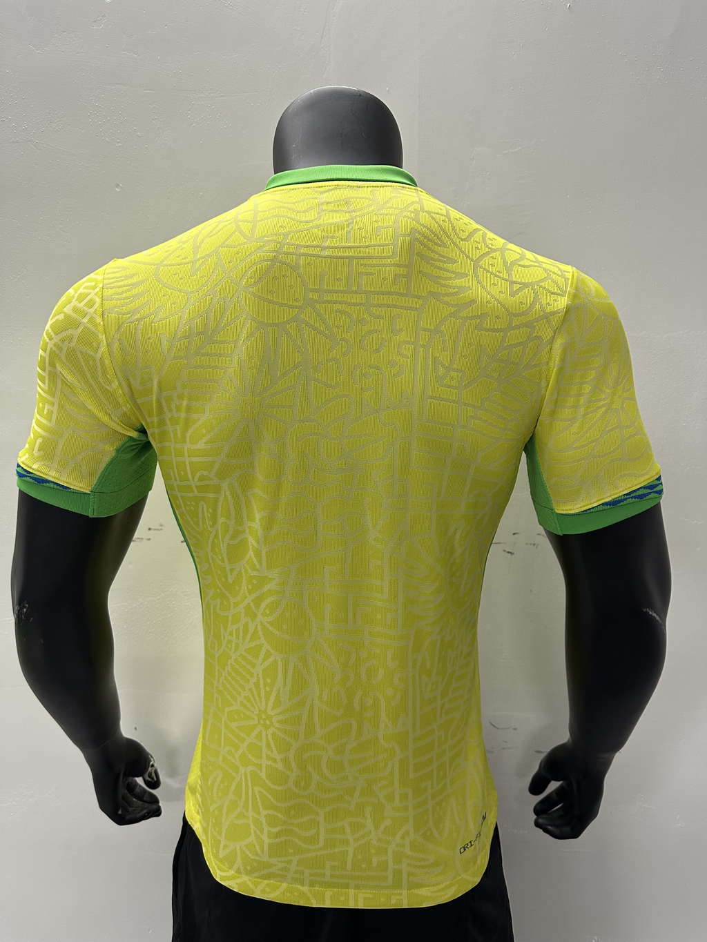 Camiseta Brasil, Local 24-25