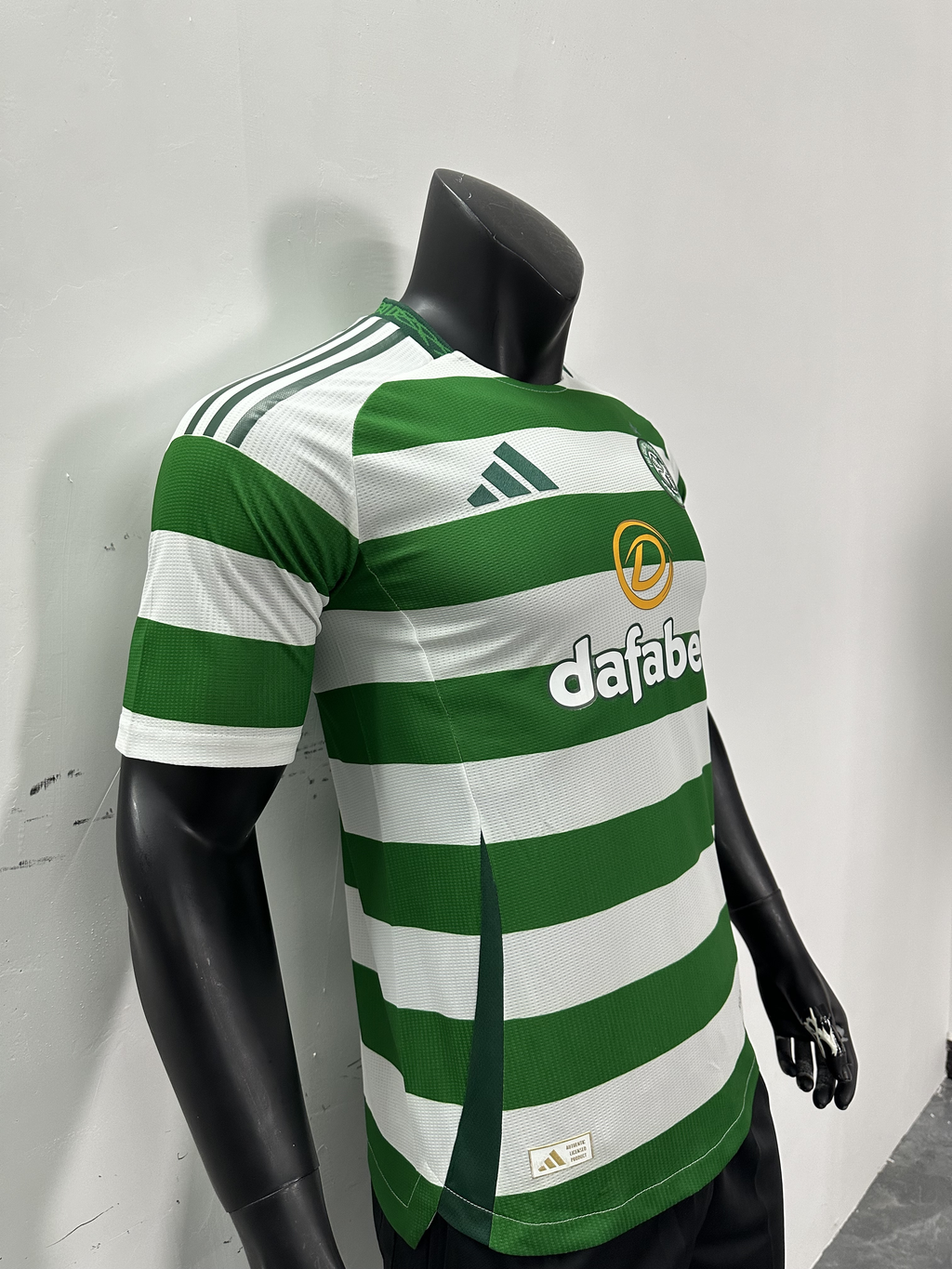 Camiseta Celtic, Local 24-25